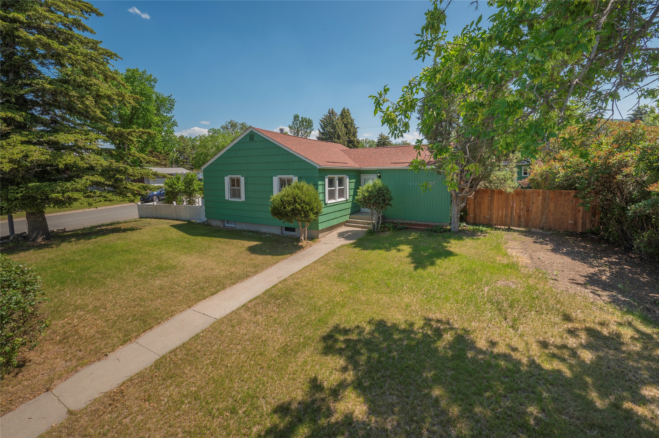2129 E 6th Avenue Property Photo 1