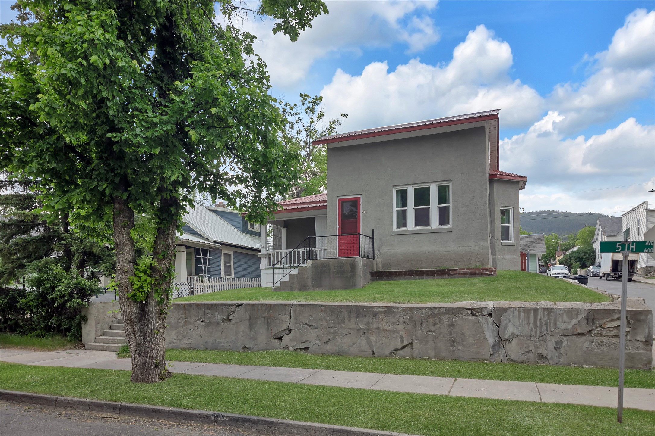 541 5th Avenue Property Photo