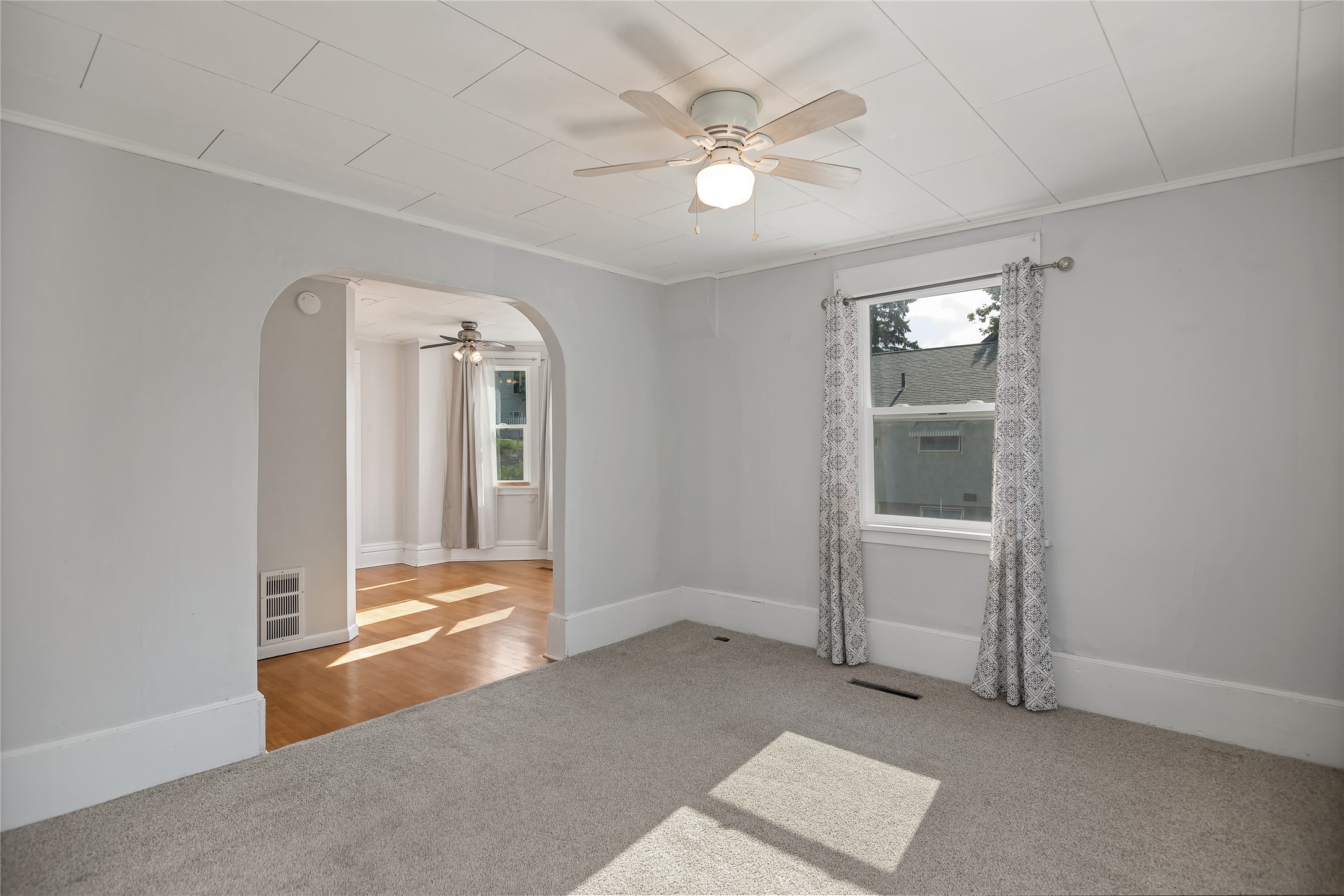 541 5th Avenue Property Photo 3