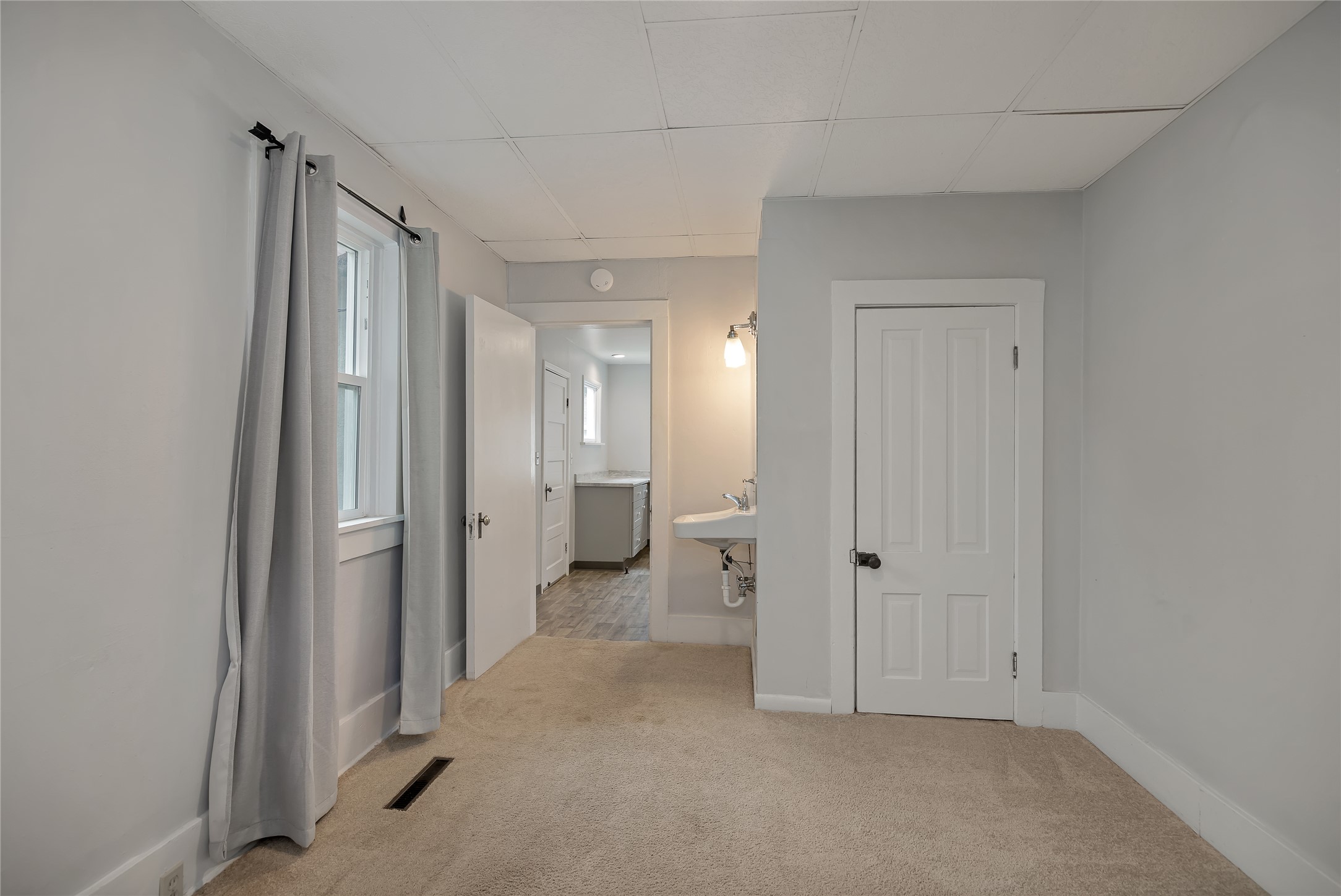 541 5th Avenue Property Photo 16