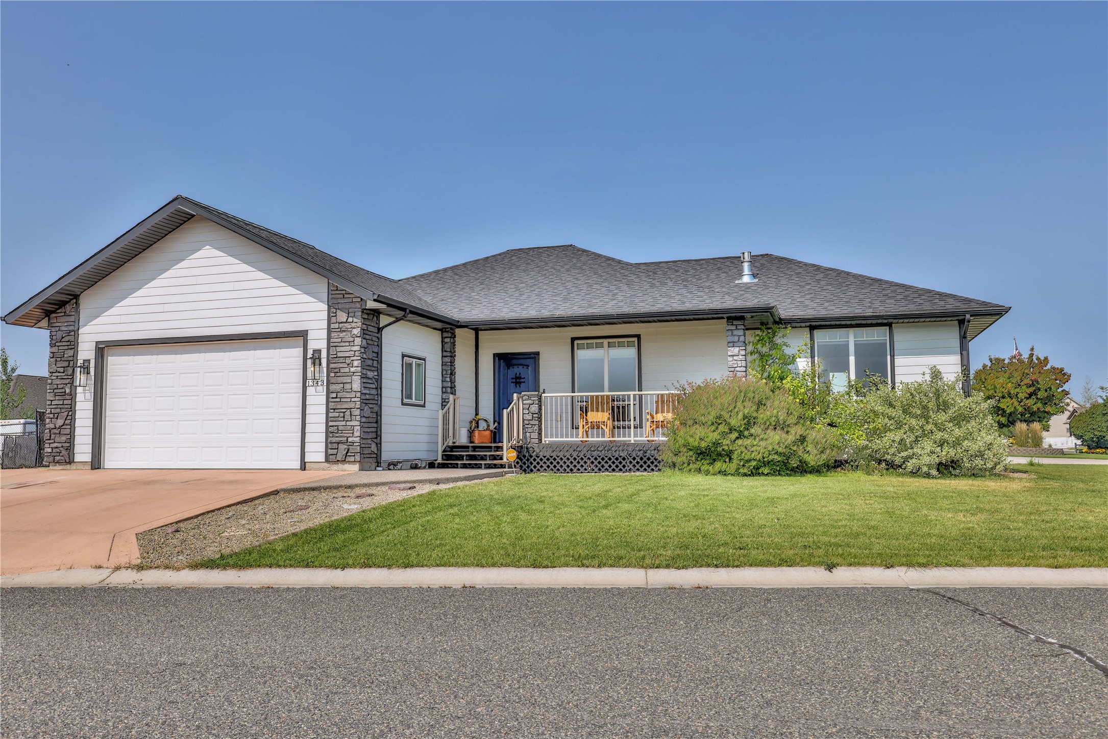 1343 Stetson Road Property Photo 1