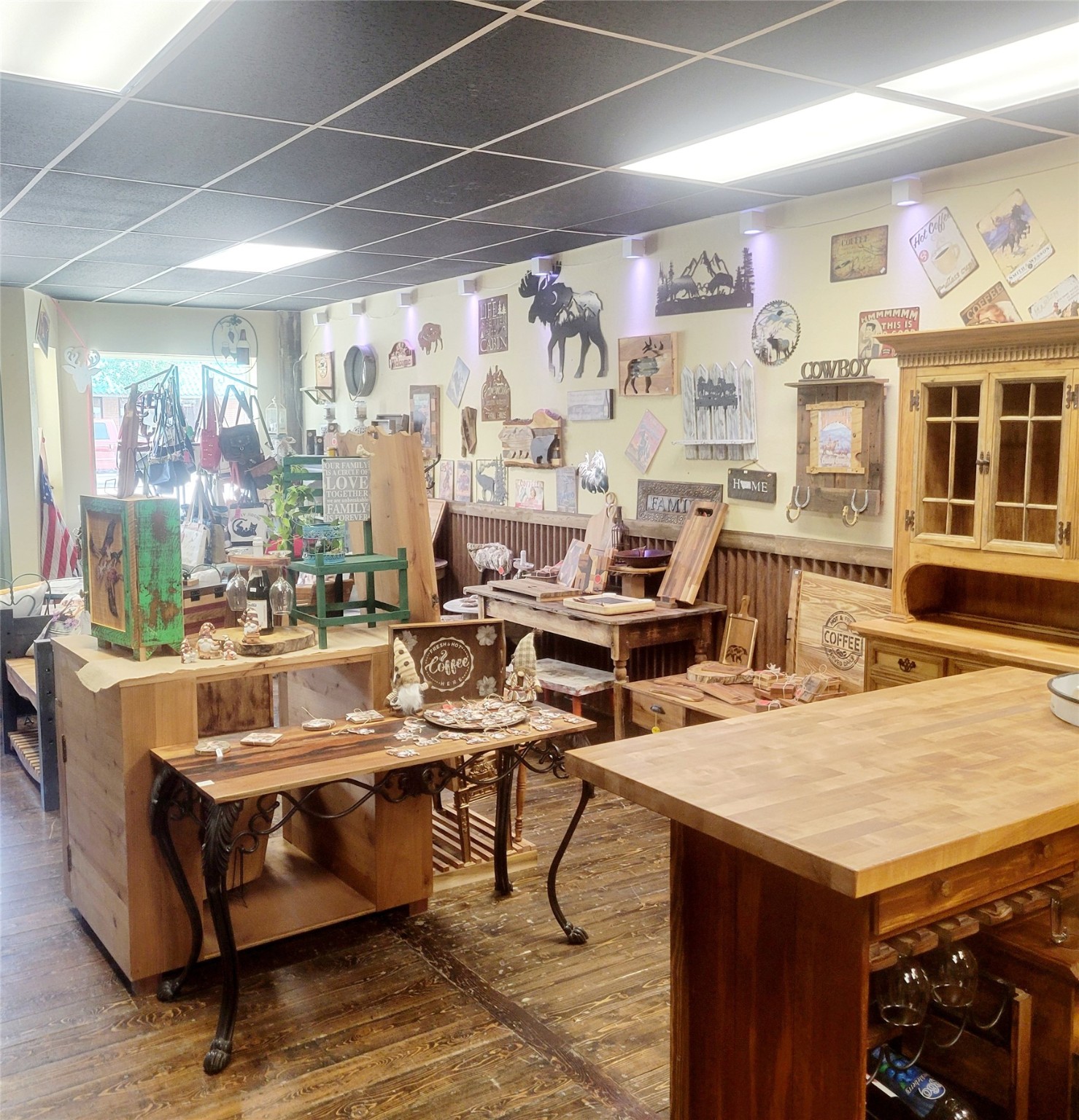 406 Main Street Property Photo 3