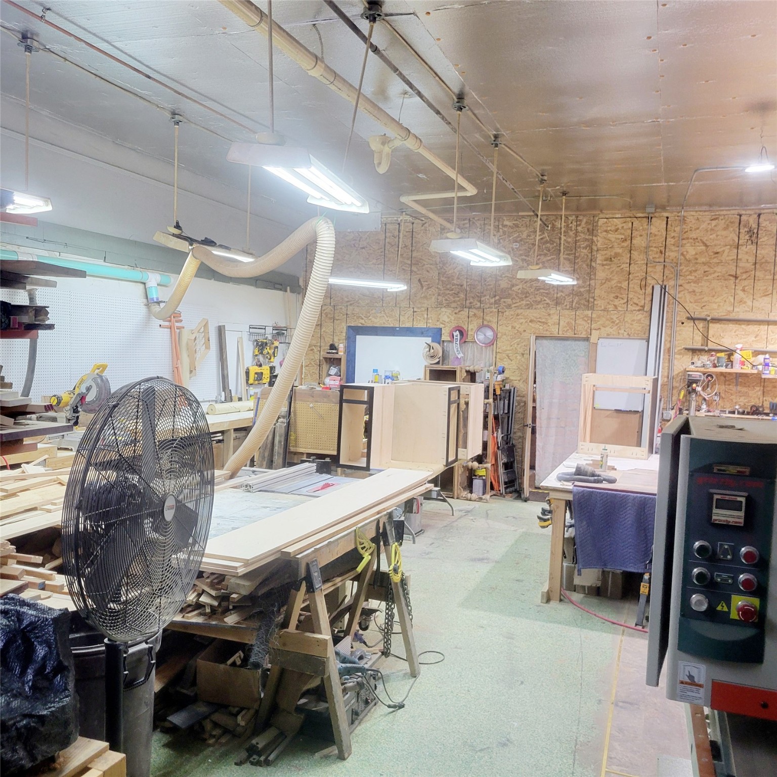 406 Main Street Property Photo 8