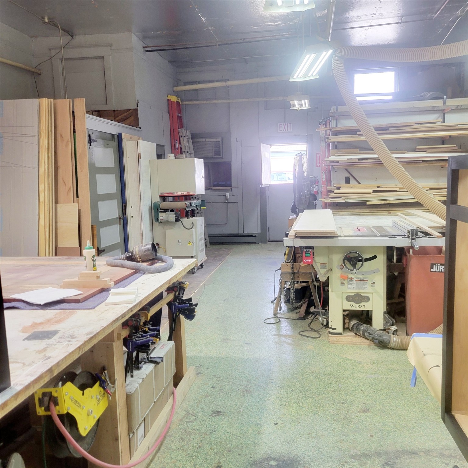 406 Main Street Property Photo 9