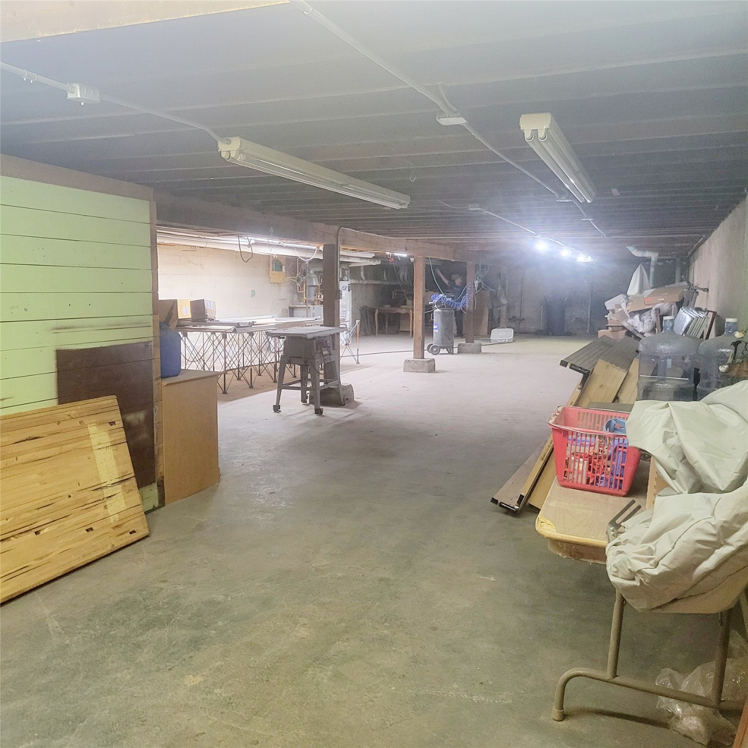 406 Main Street Property Photo 16