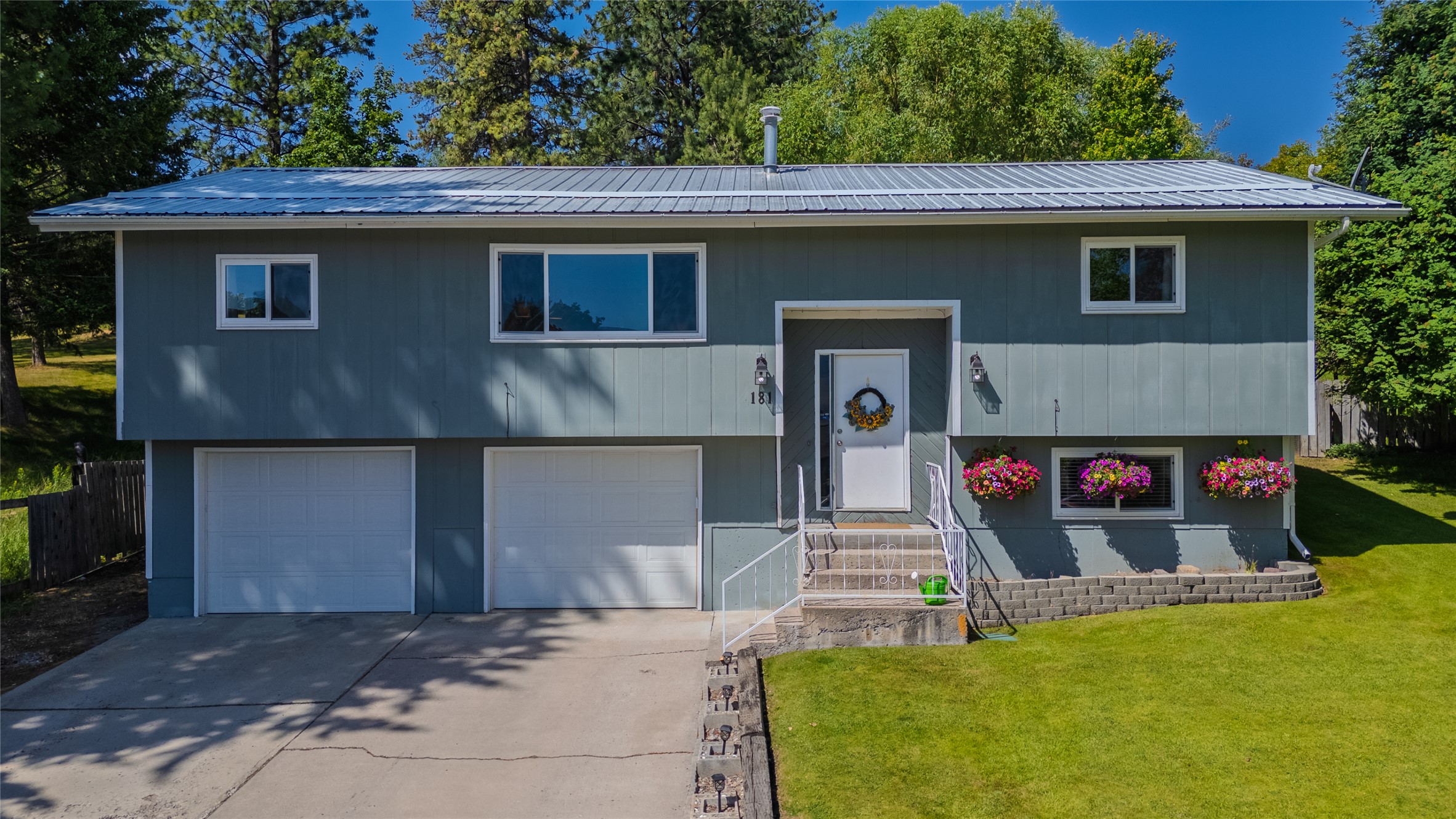 181 Ridgeway Drive Property Photo 1