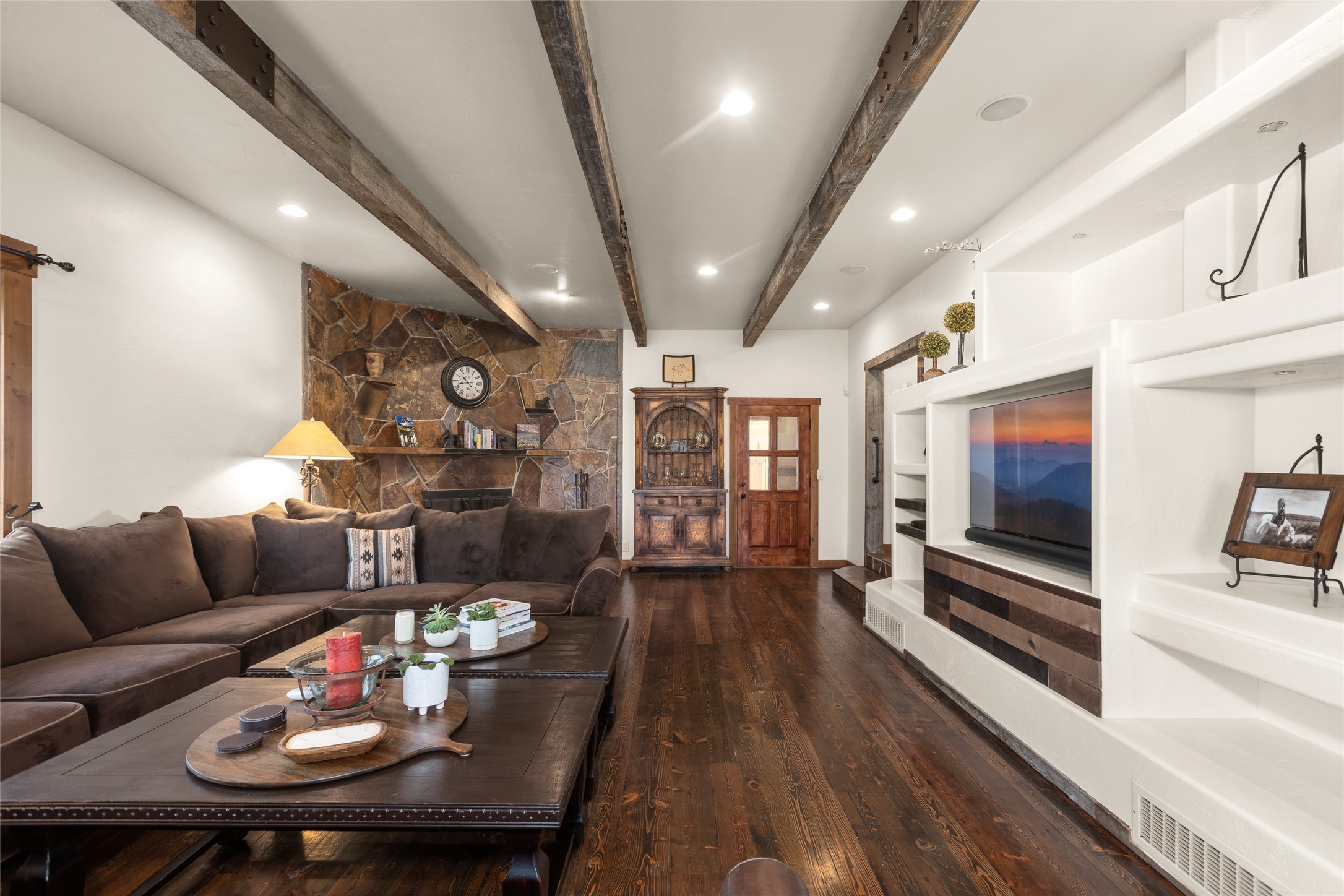 1335 Mooring Road Property Photo 10