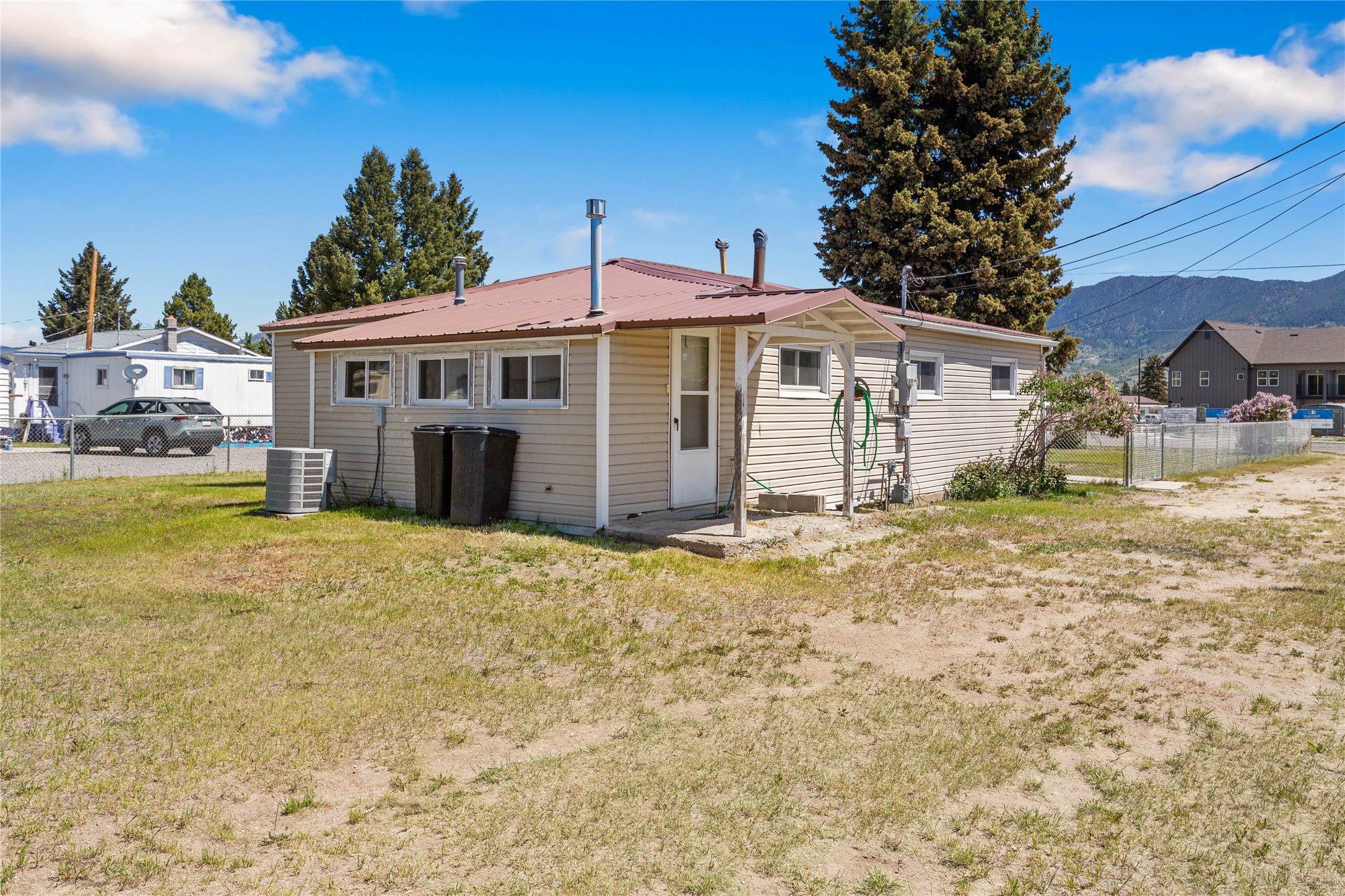 4053 Wynne Avenue Property Photo 6