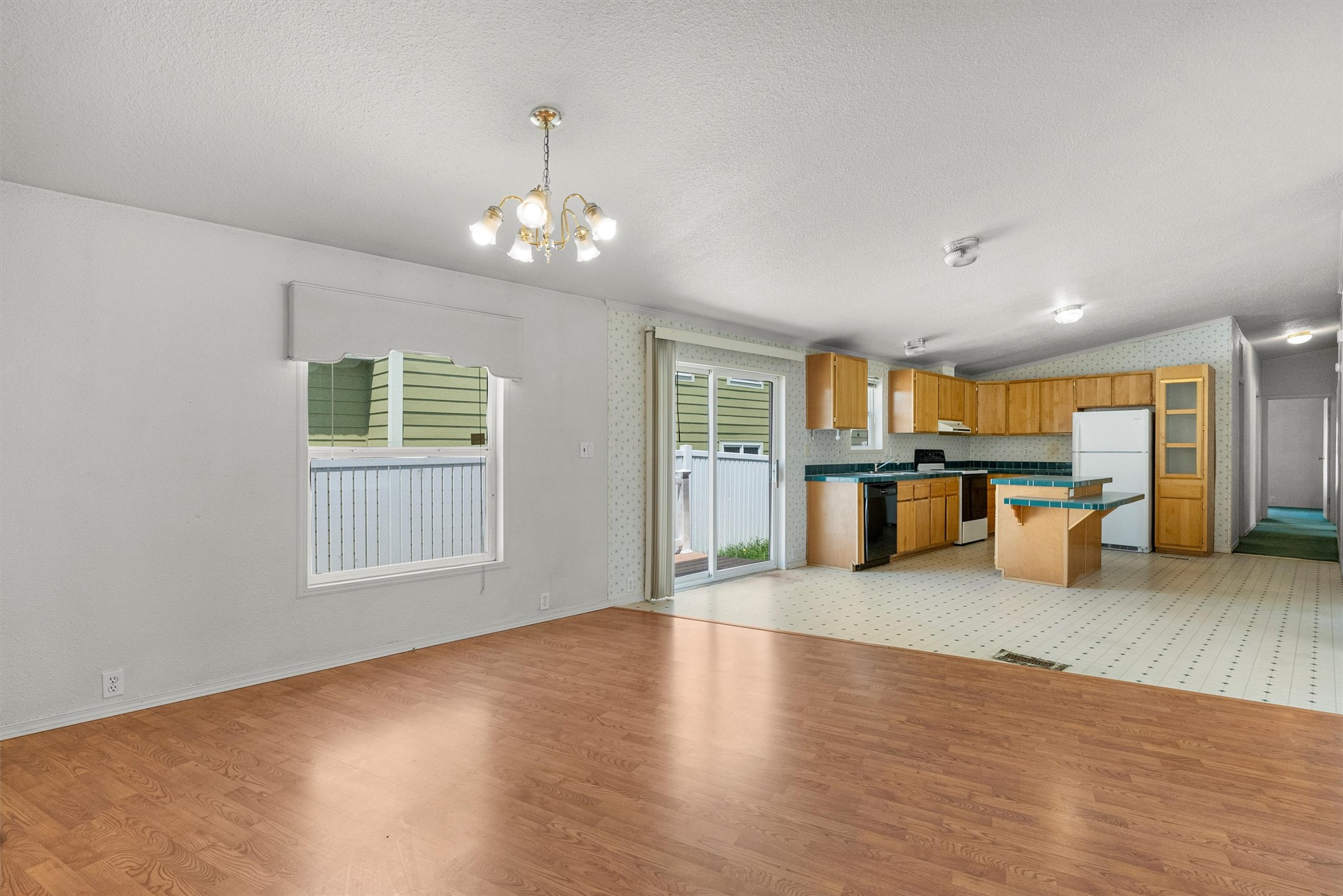 838 Locust Street Property Photo 8