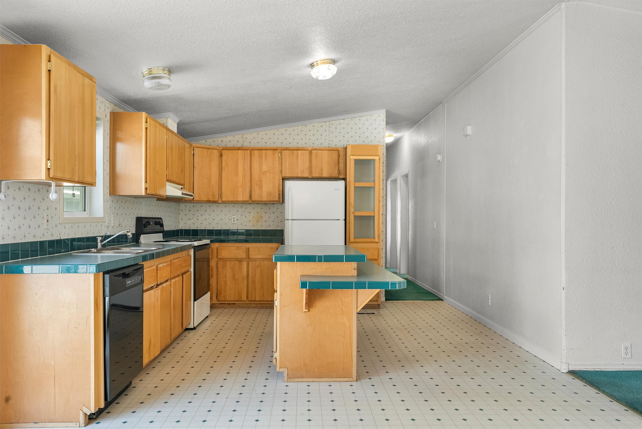 838 Locust Street Property Photo 10