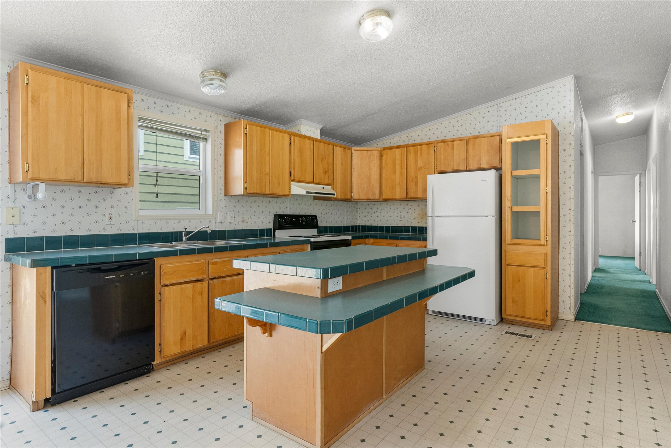 838 Locust Street Property Photo 11