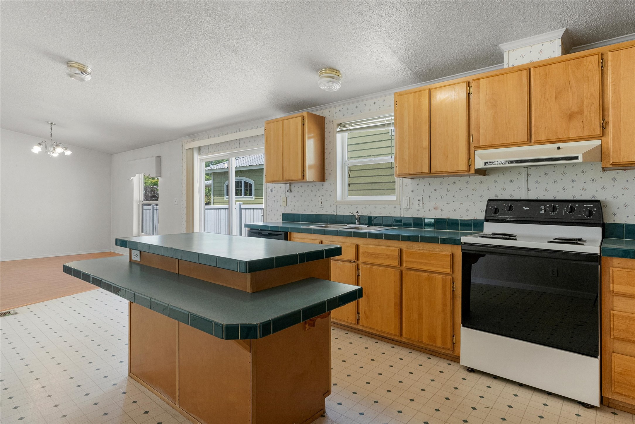 838 Locust Street Property Photo 12