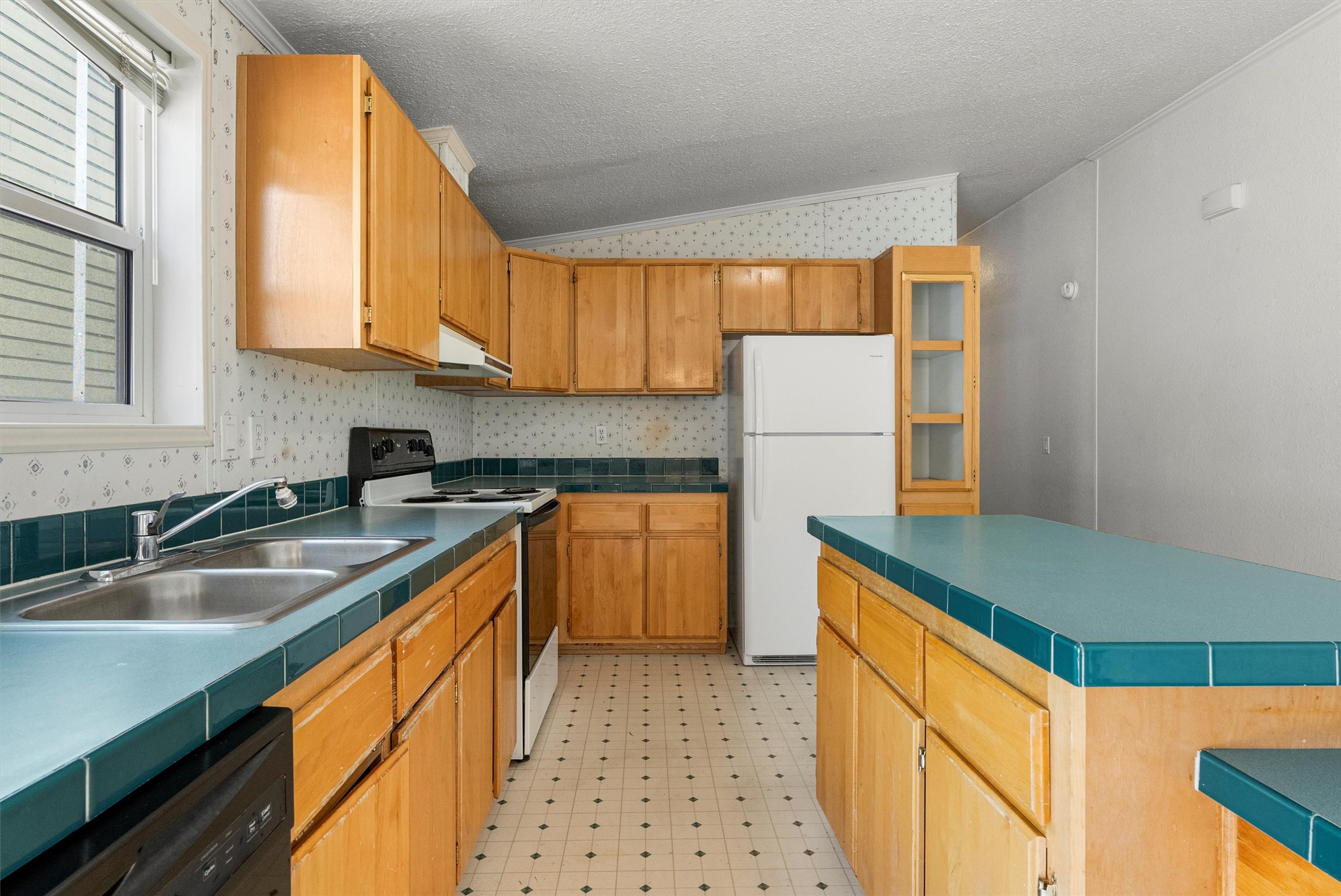 838 Locust Street Property Photo 13