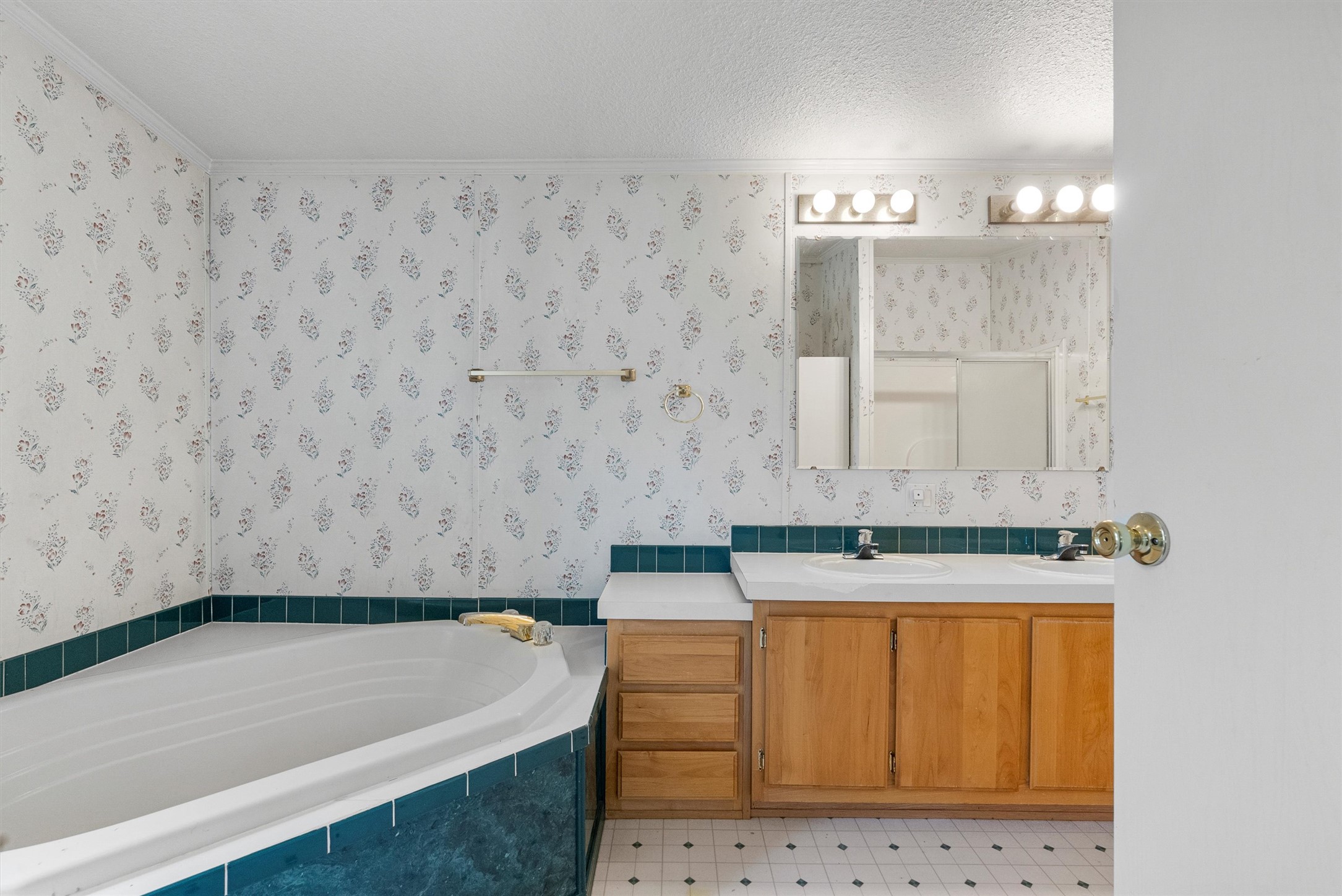 838 Locust Street Property Photo 16