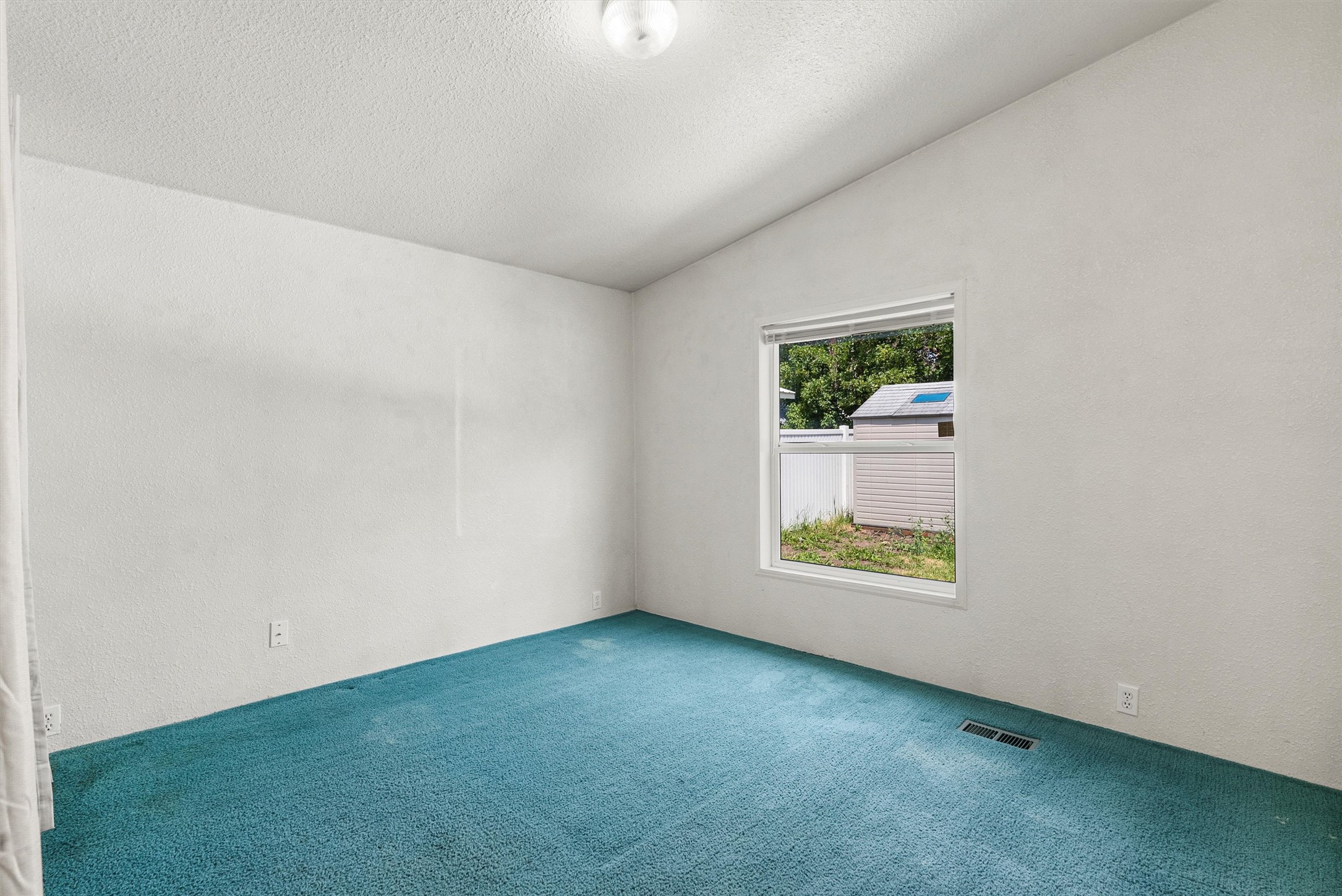 838 Locust Street Property Photo 24