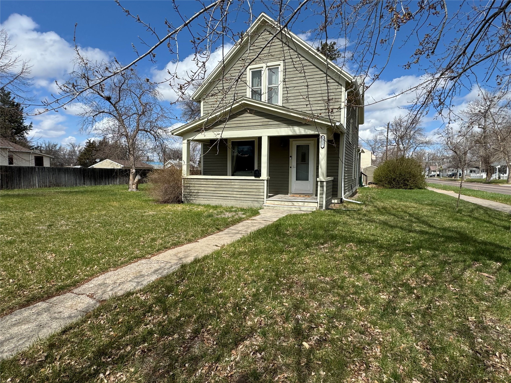 2527 1st Avenue S Property Photo 2