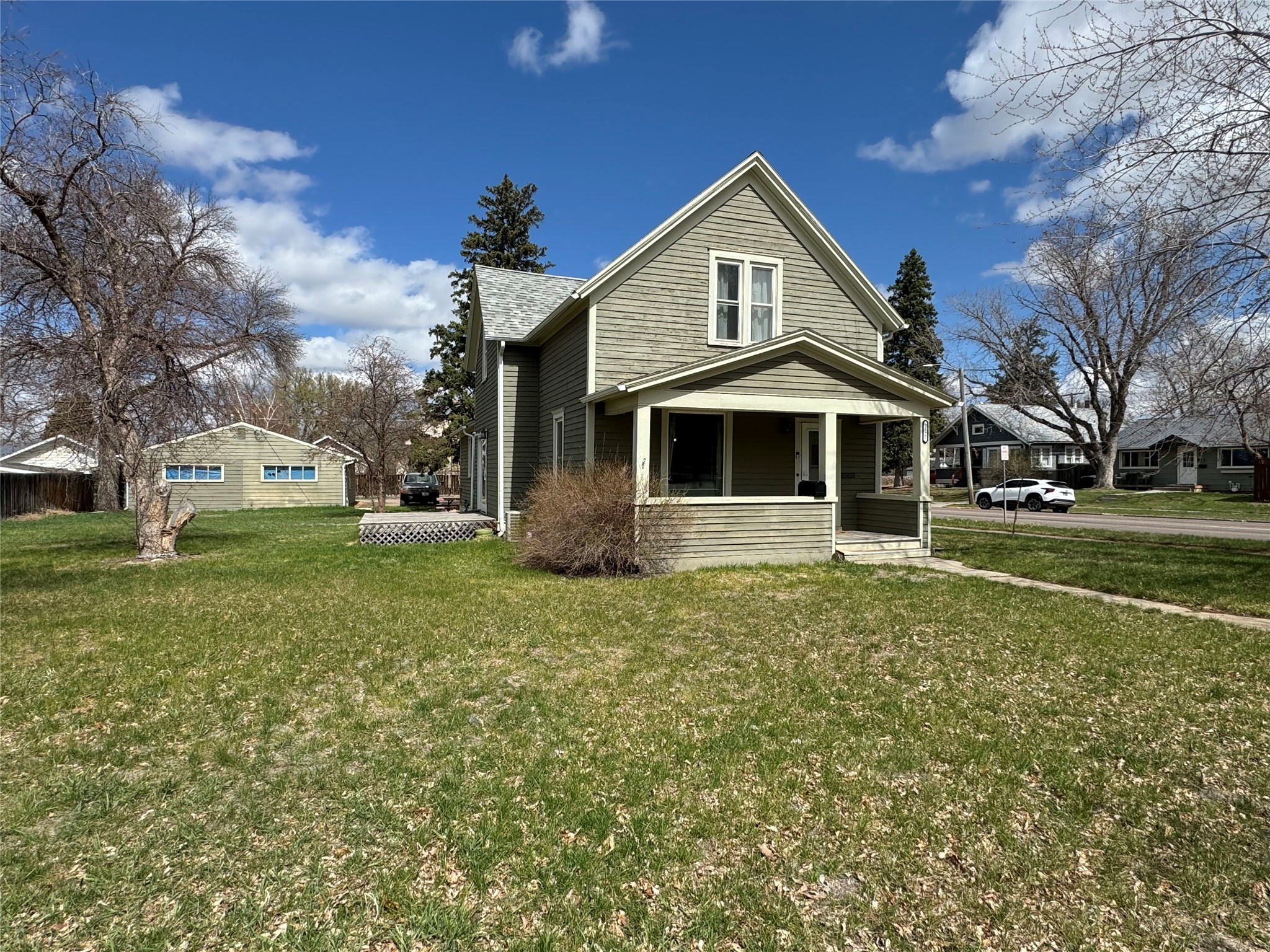 2527 1st Avenue S Property Photo 3