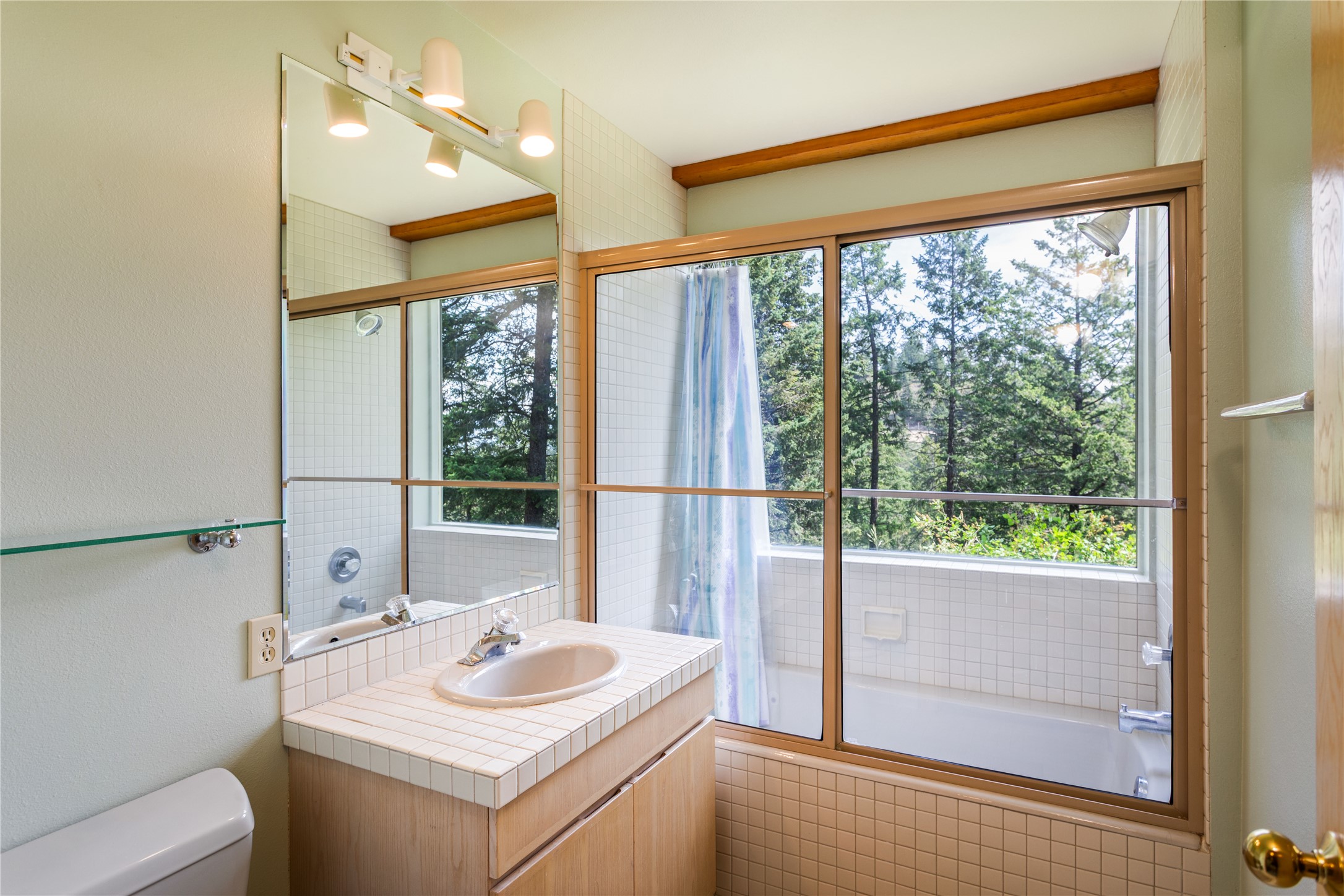 100 & 104 Deep Bay Drive Property Photo 32