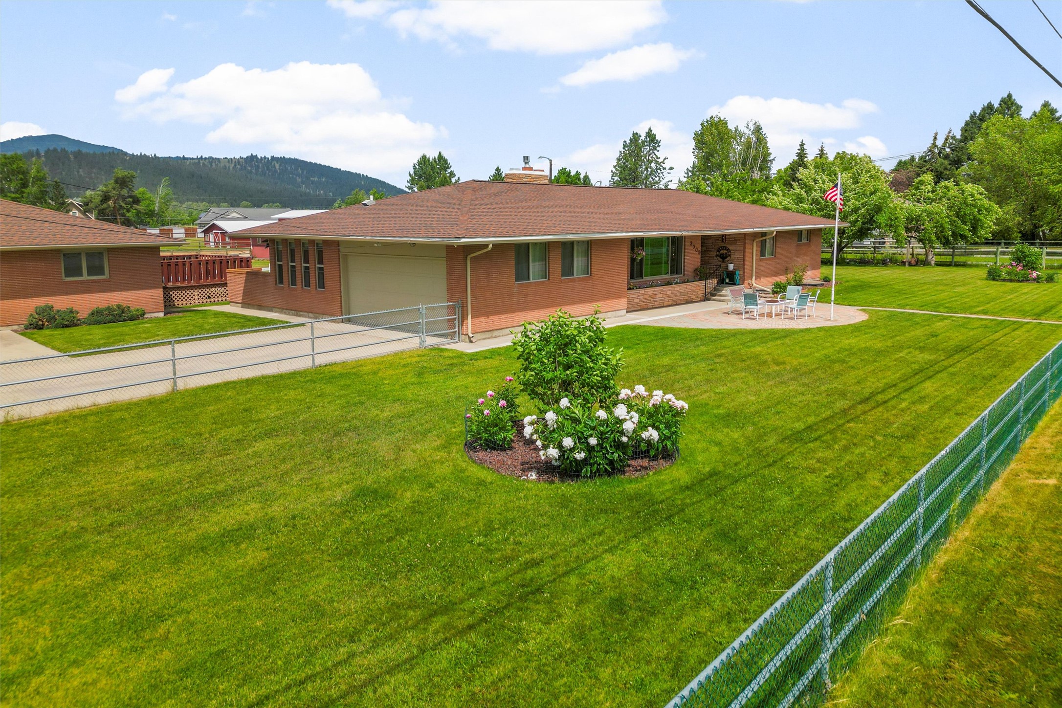 2709 Humble Road Property Photo 1