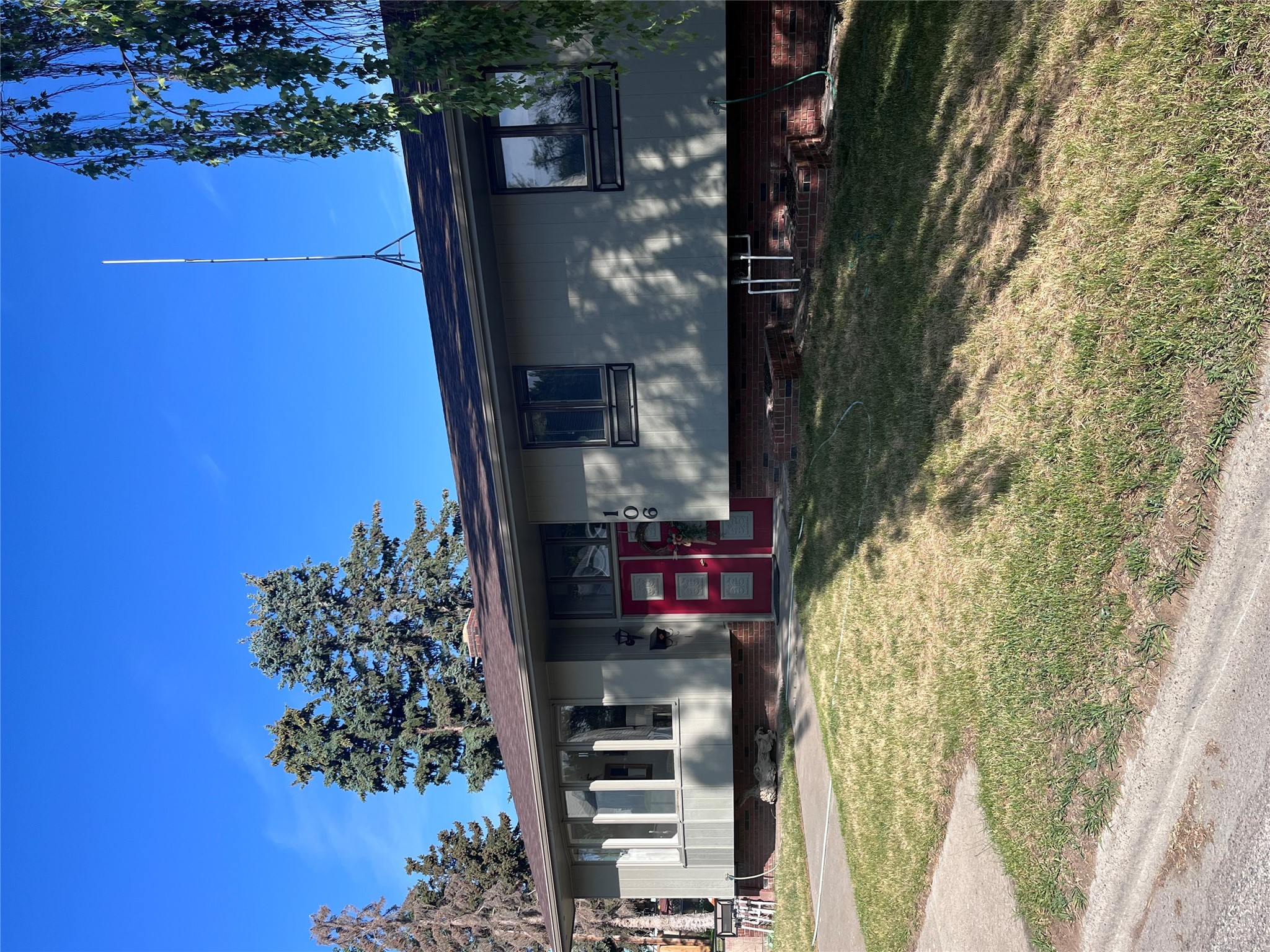106 9th Avenue Se Property Photo 1