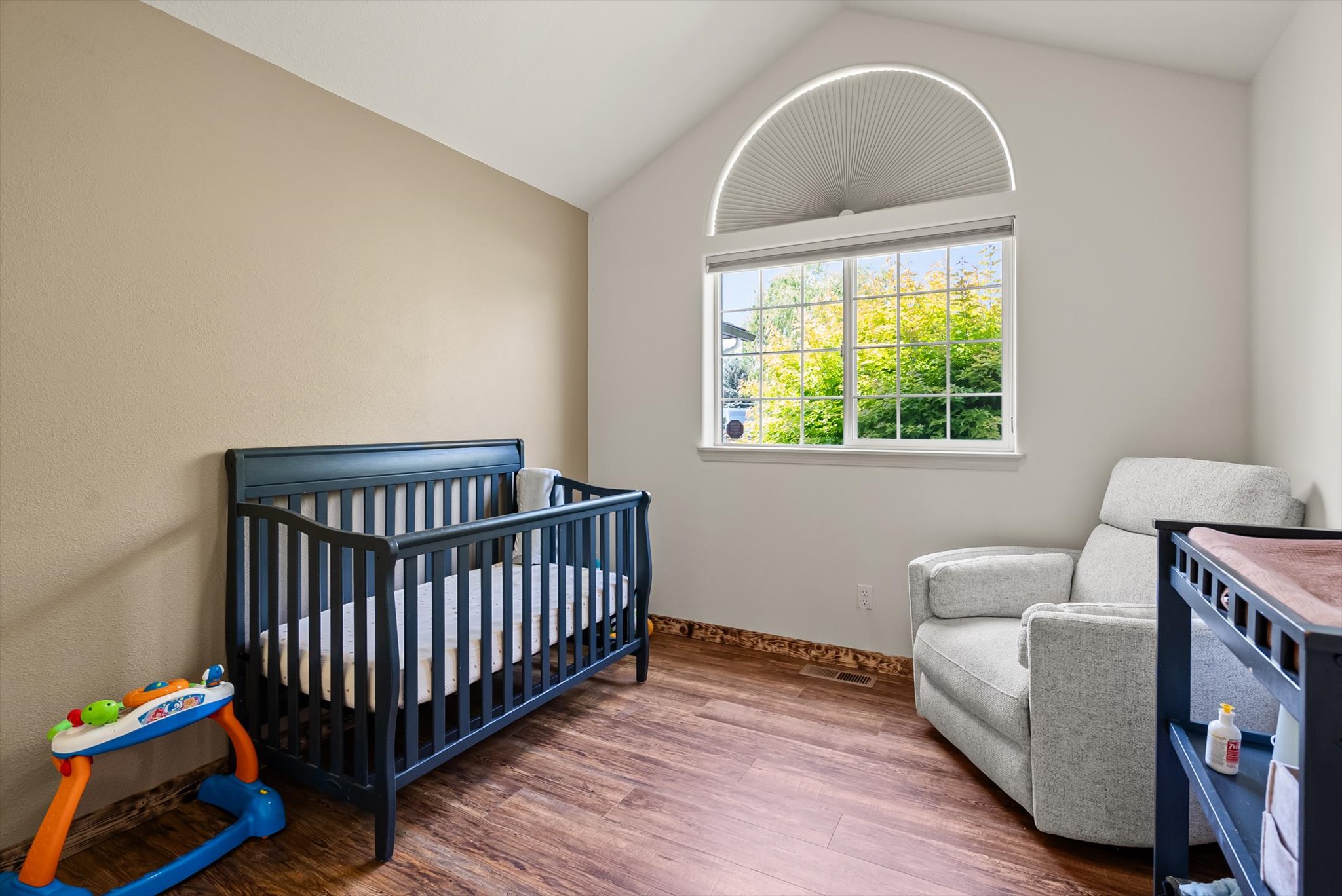 457 Addison Square Property Photo 20