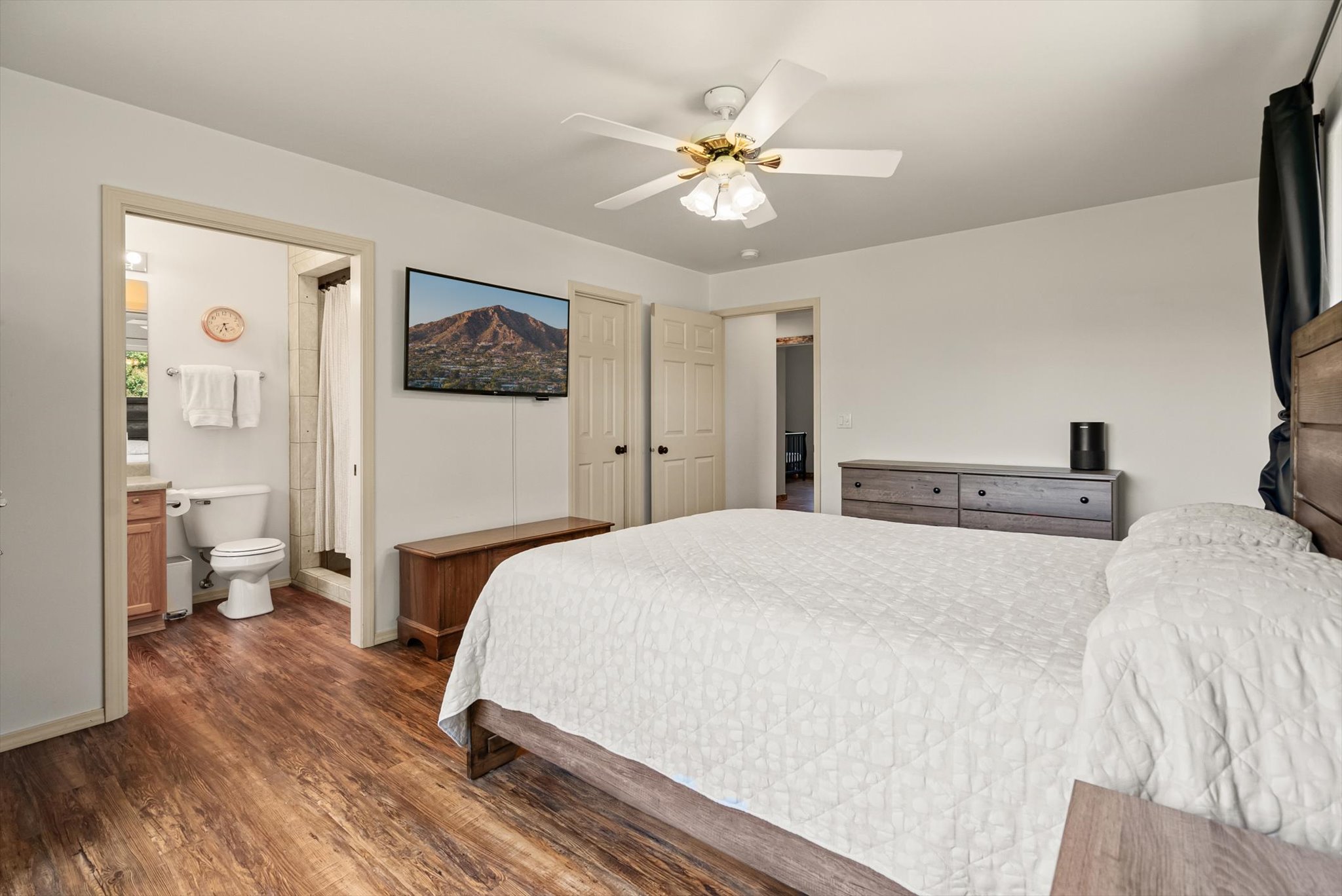 457 Addison Square Property Photo 27
