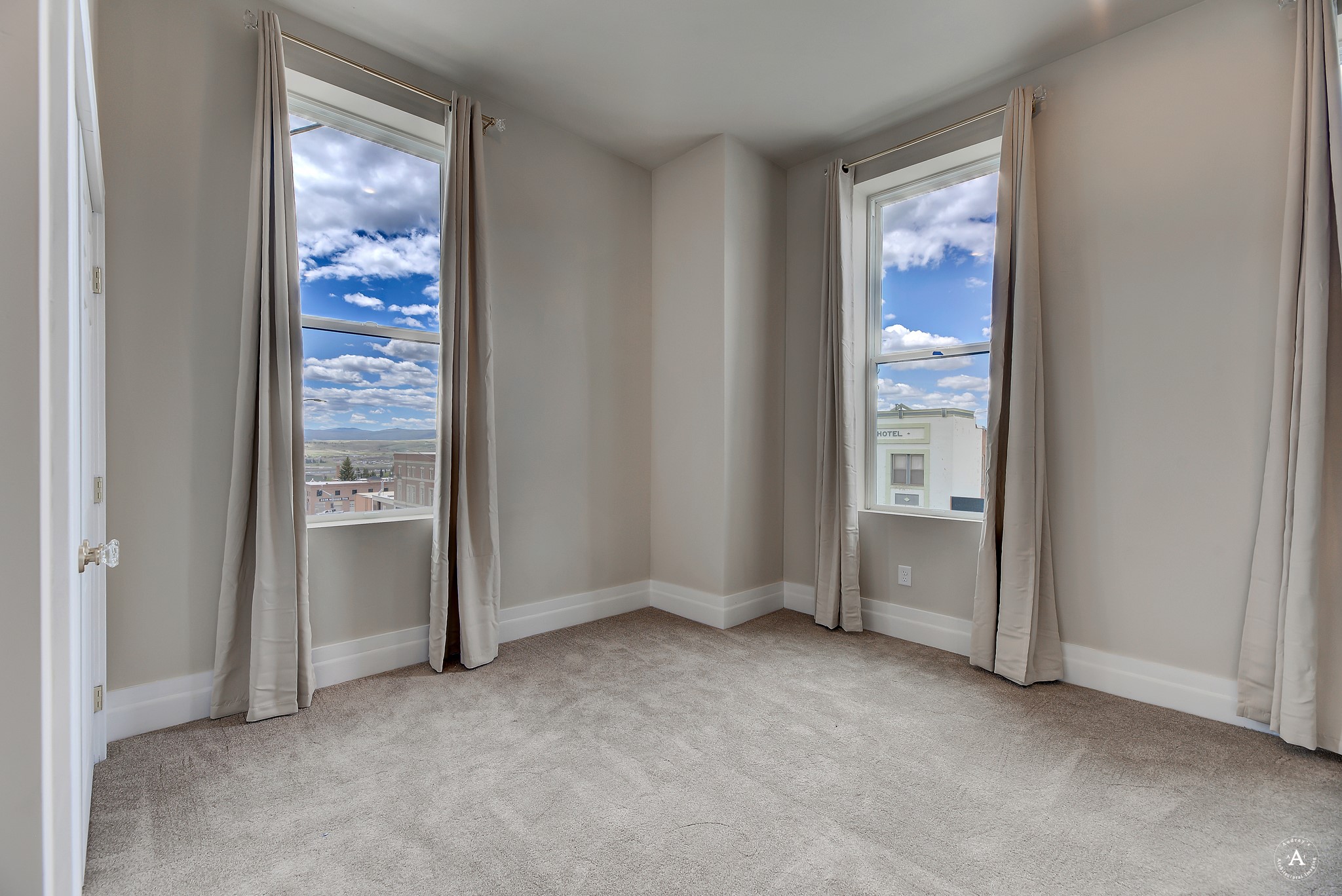 140 W Park Street Property Photo 56