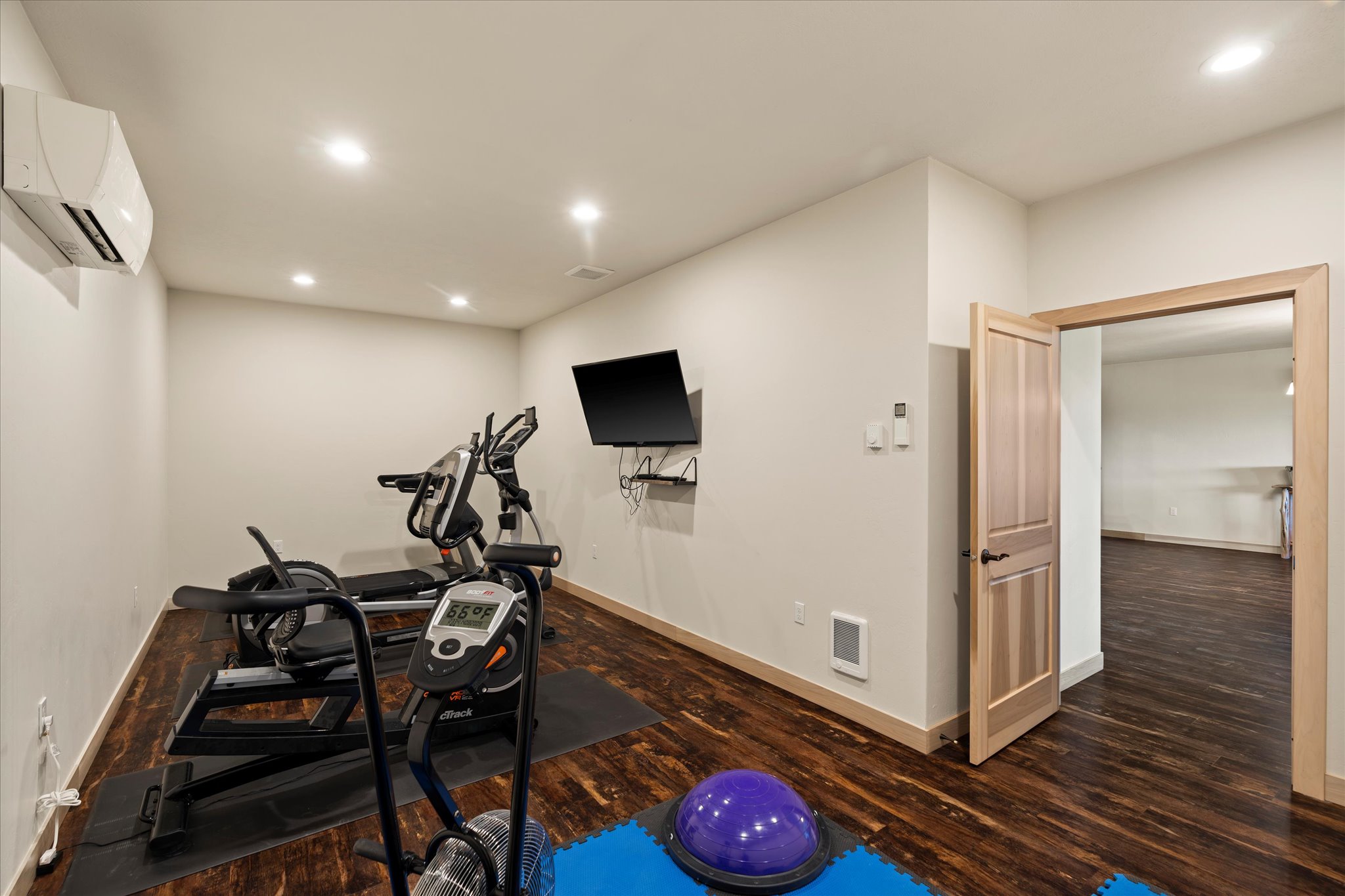 575 Eisenhower Street Se Property Photo 15