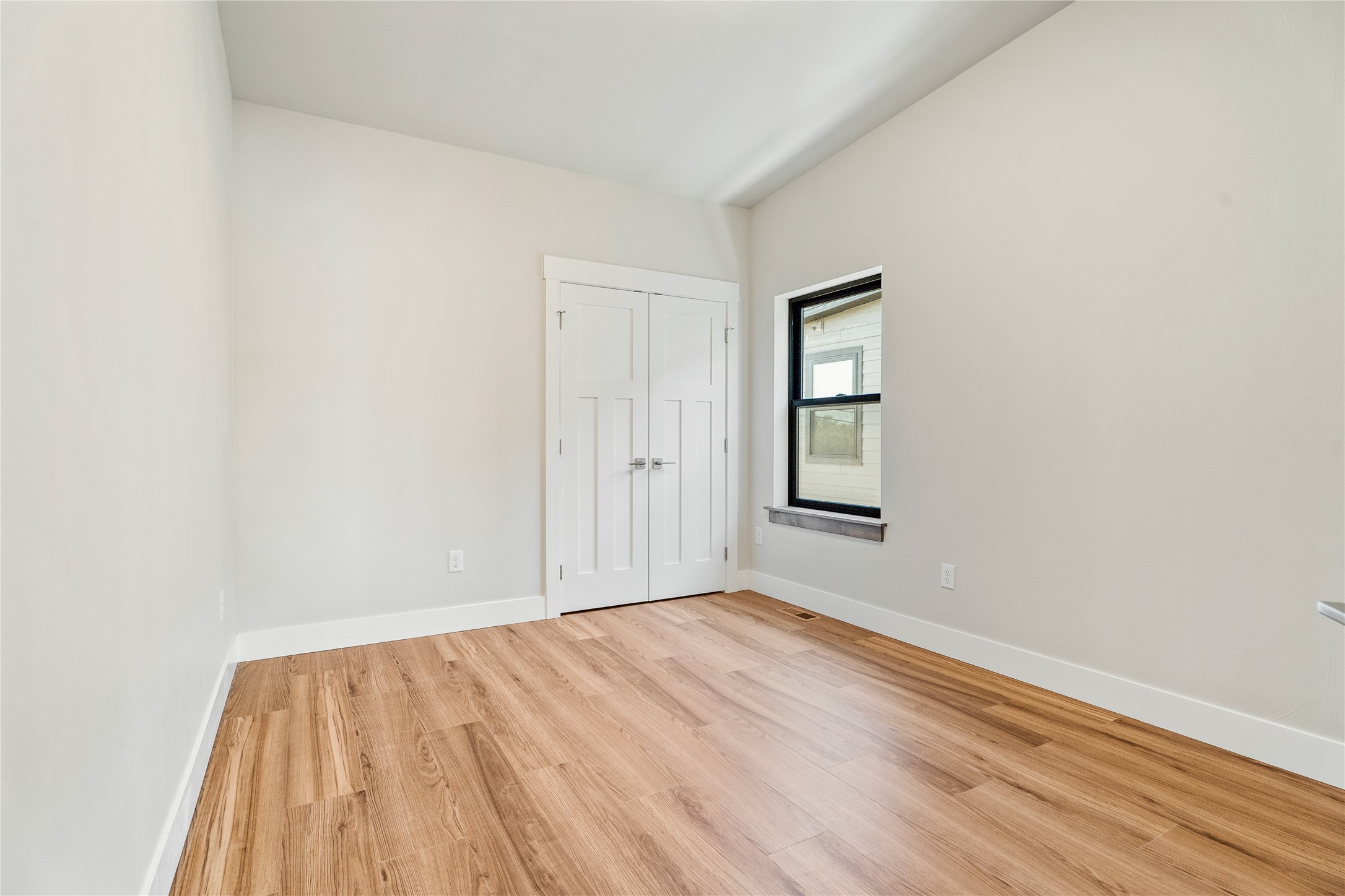 37 S Rodney Street Property Photo 21
