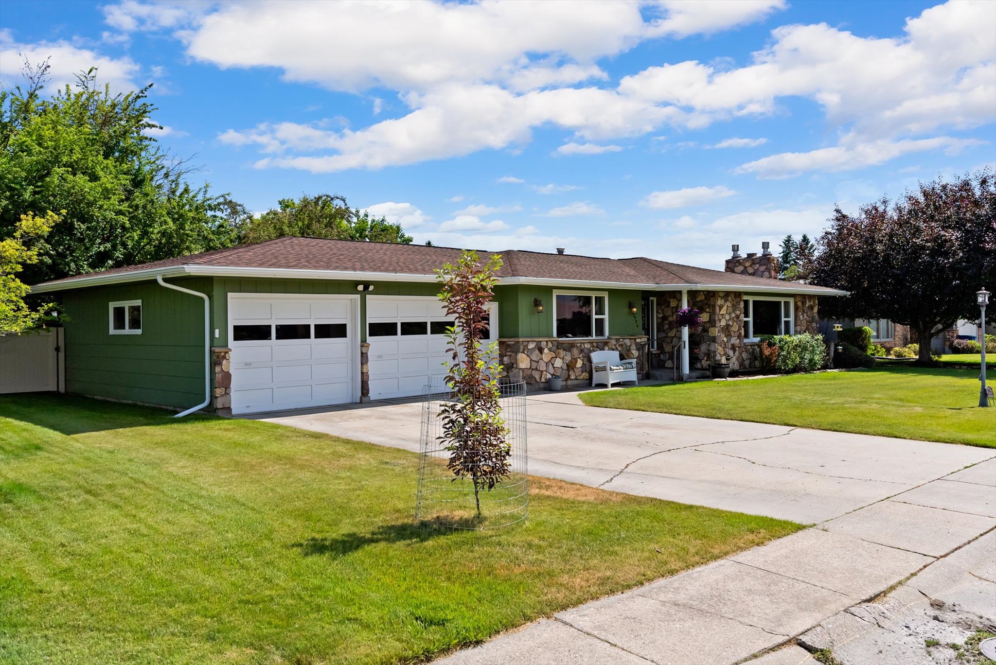 3906 Bellecrest Drive Property Photo 1