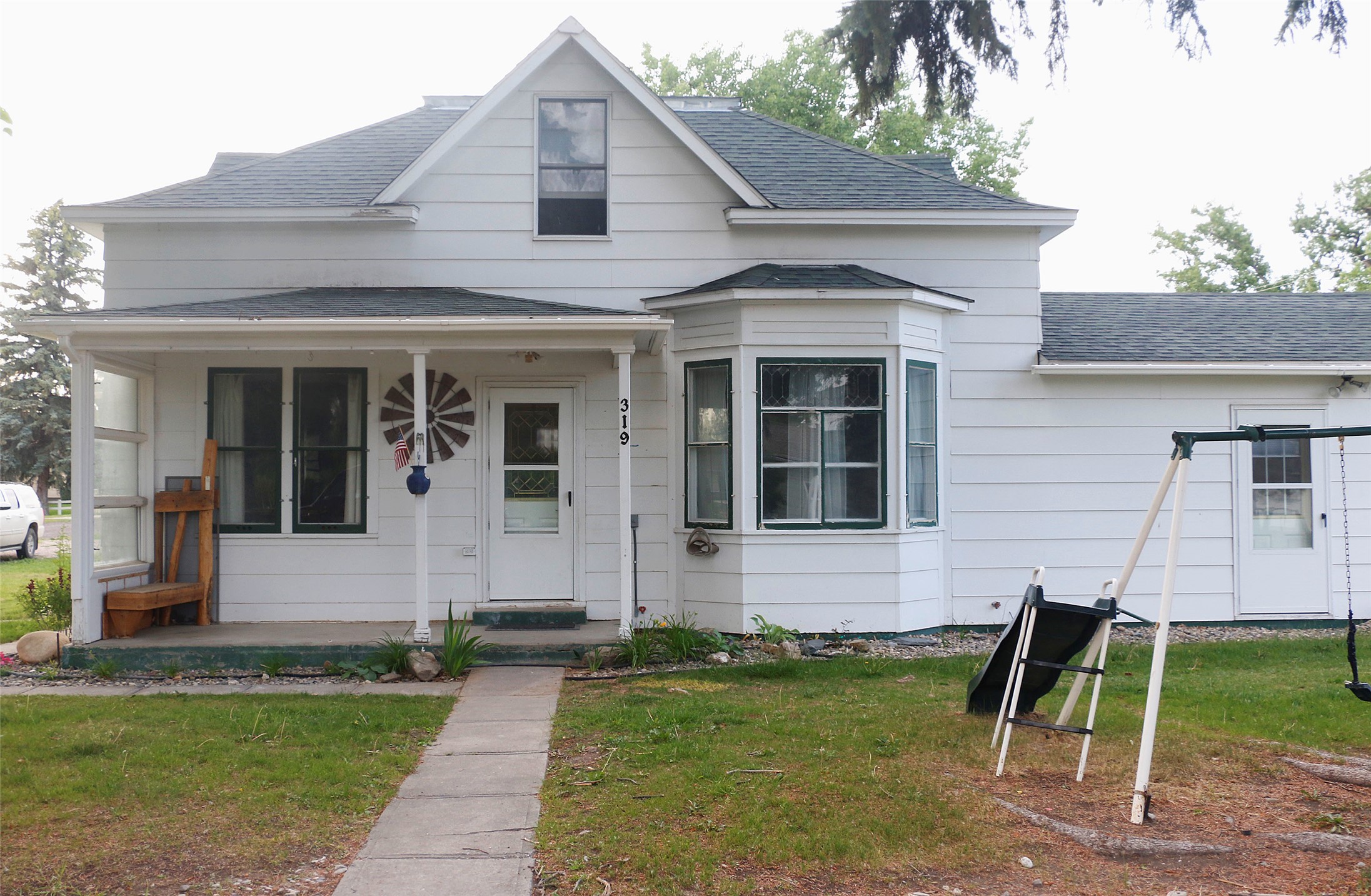 319 2nd Street Sw Property Photo 1