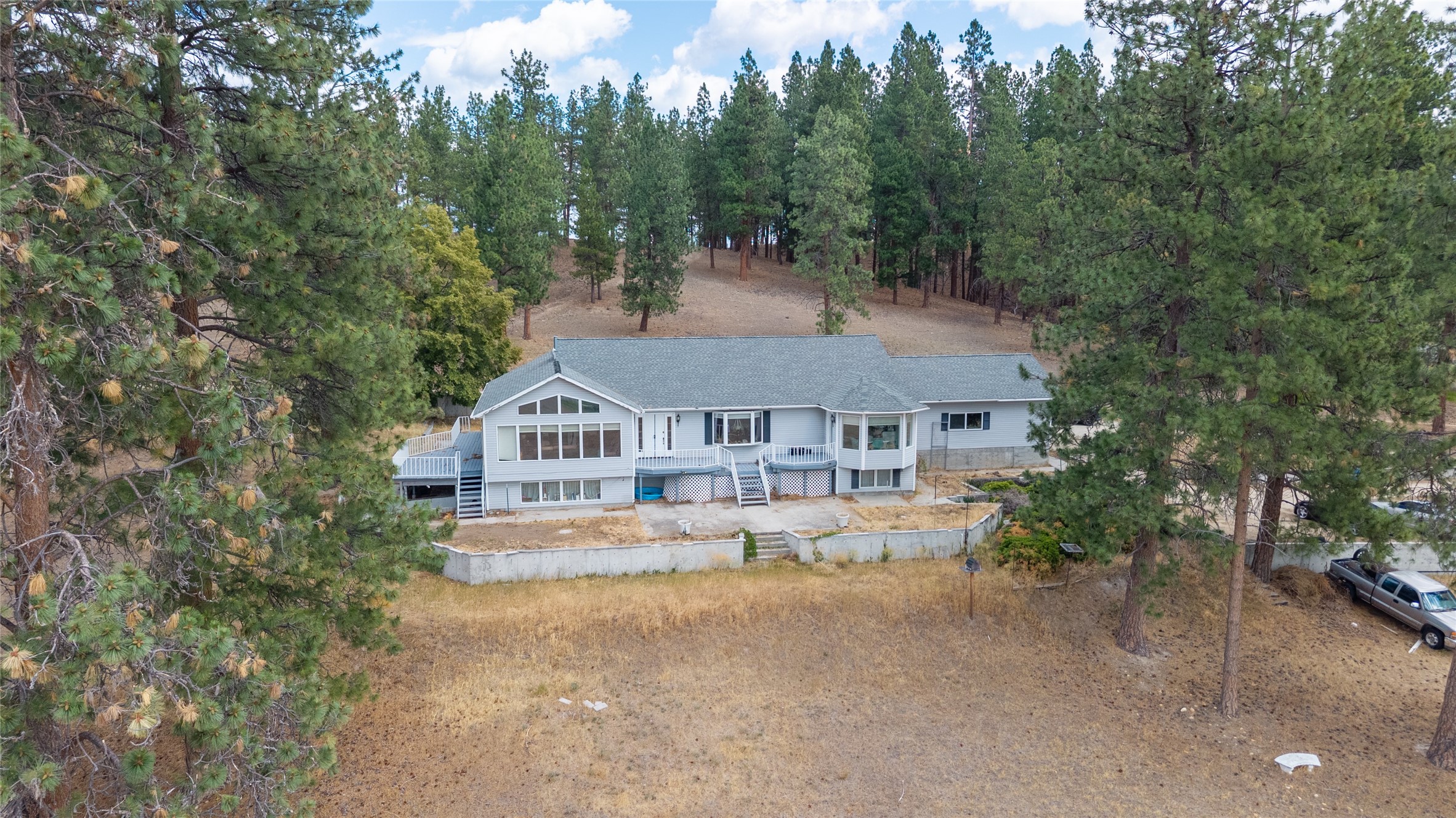 382 Sweathouse Creek Road Property Photo 1