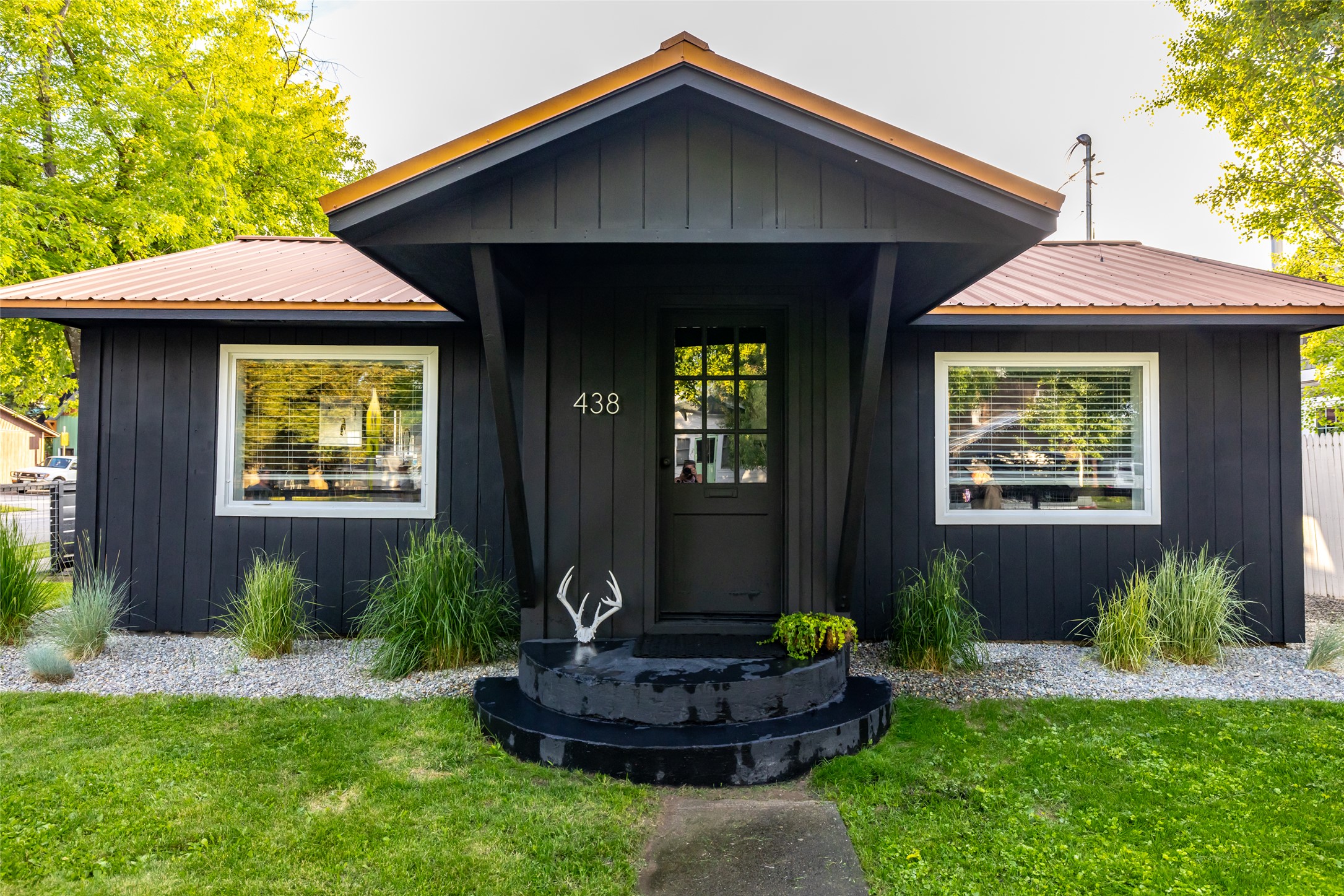 438 Somers Avenue Property Photo