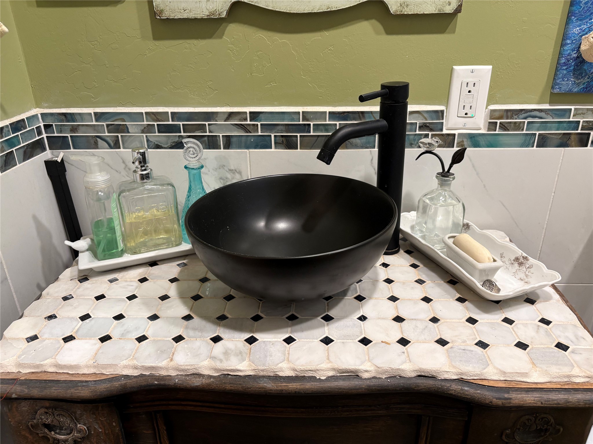 27687 Yaak River Road Property Photo 32