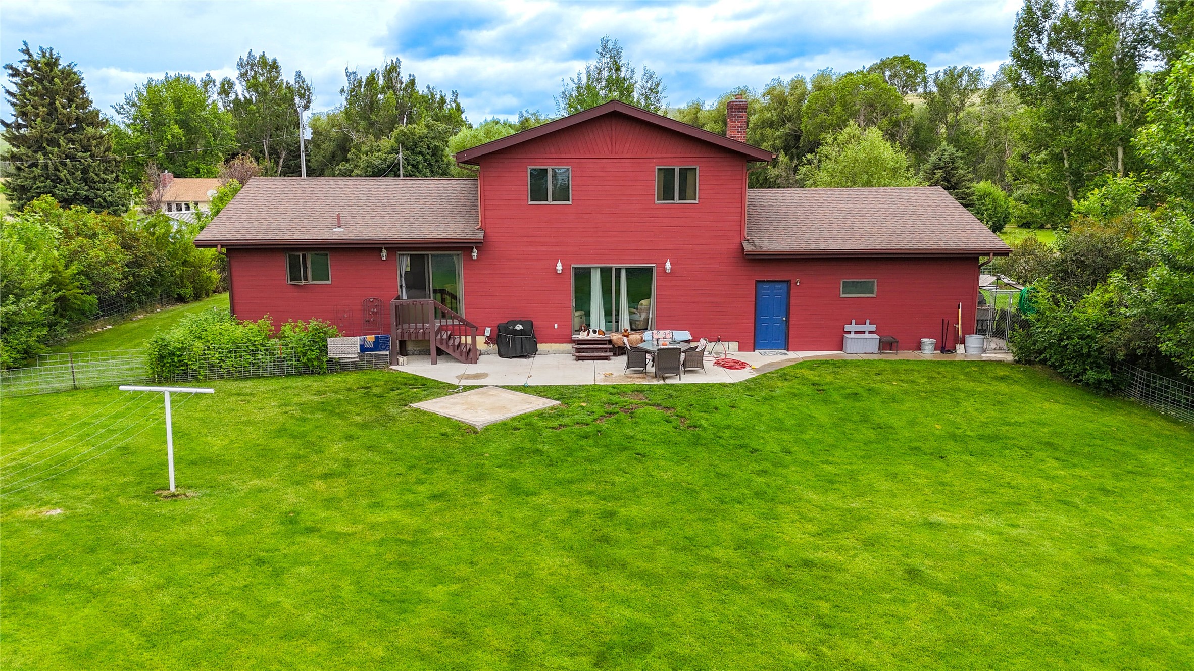 952 Chestnut Avenue Property Photo 2