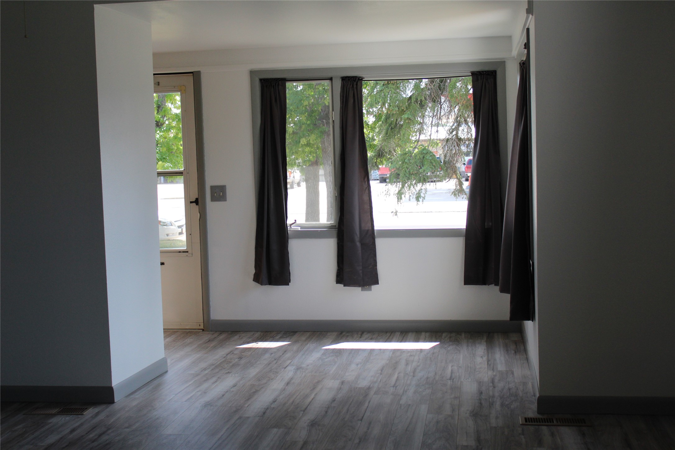 16 S Main Street Property Photo 4