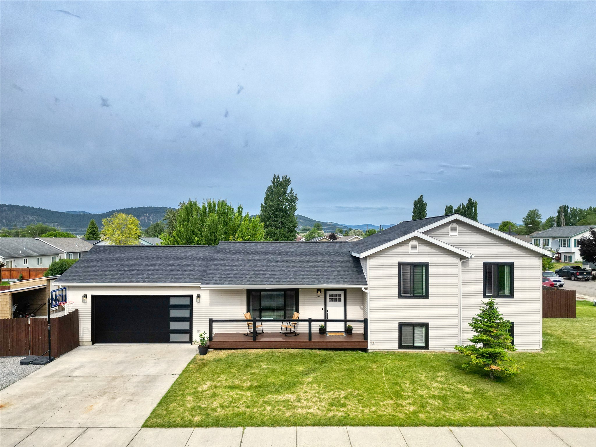 301 Buttercup Loop Property Photo 1