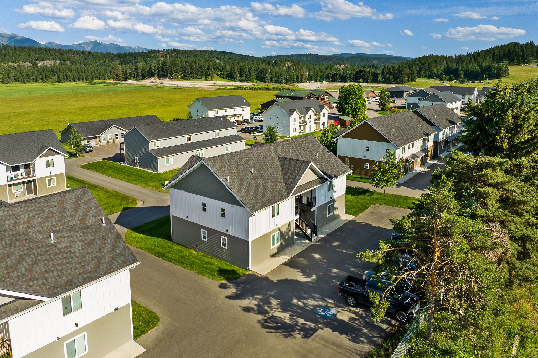 138 Jewel Basin Court Property Photo 4