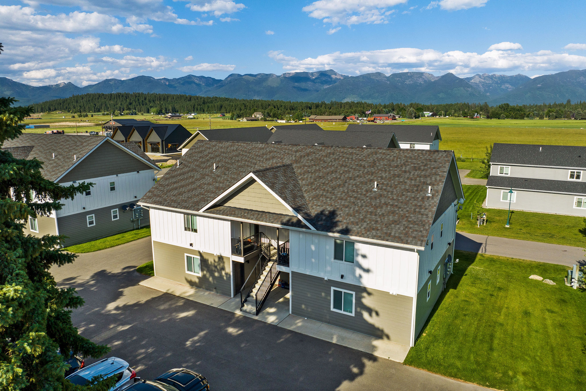 138 Jewel Basin Court Property Photo 8