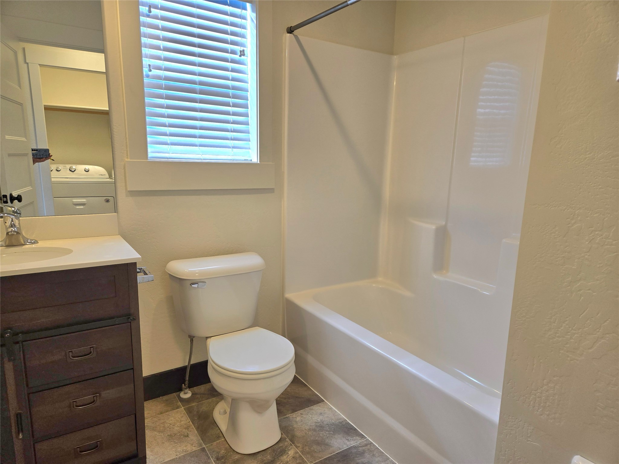 138 Jewel Basin Court Property Photo 19