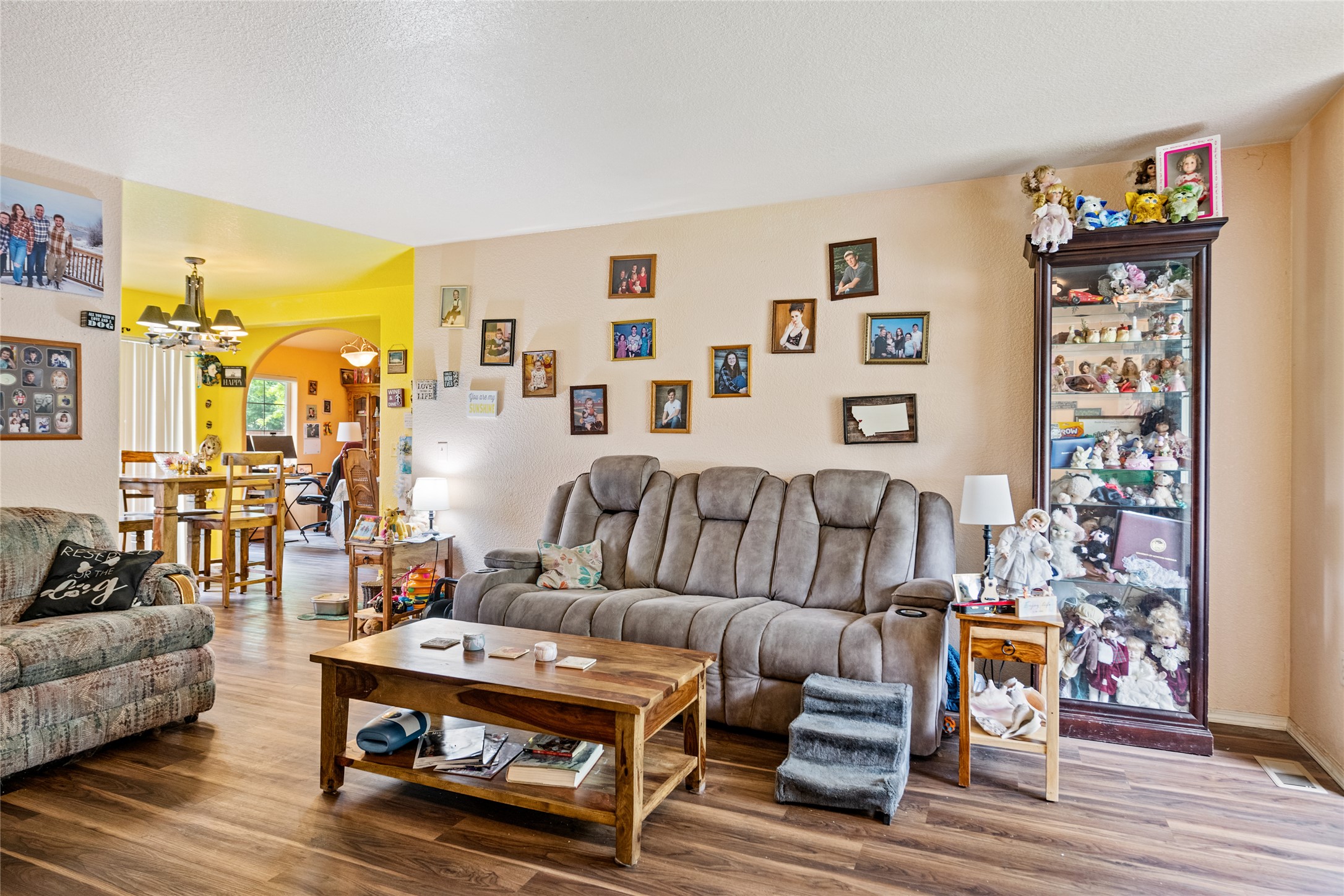2642 Sheffield Drive Property Photo 3
