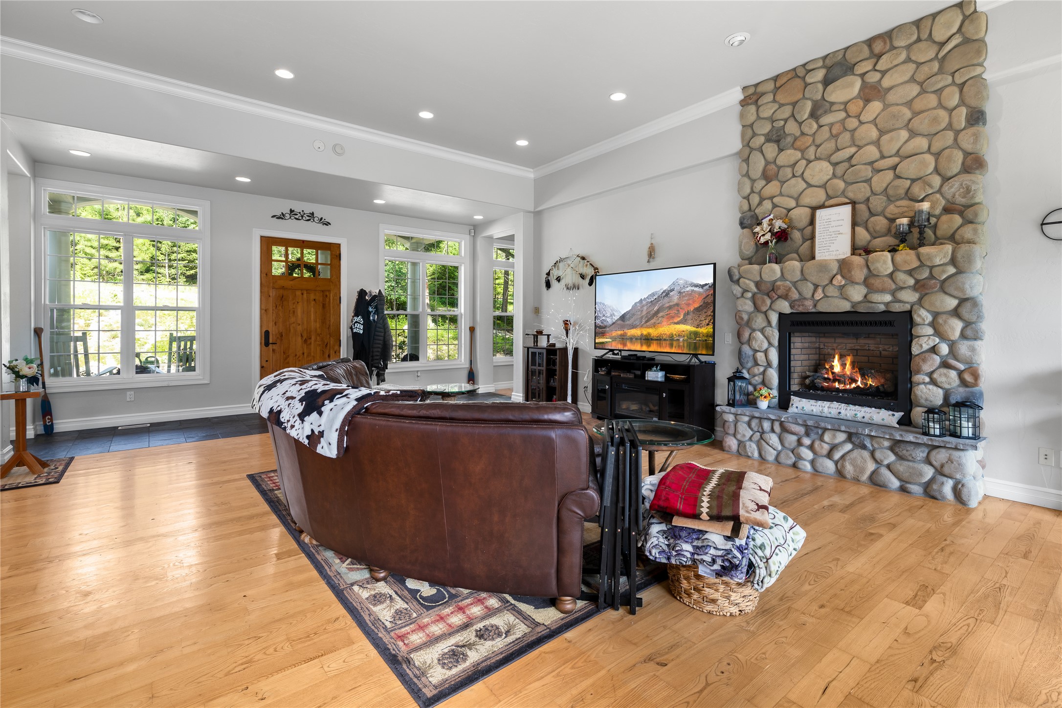 20245 Swan View Road Property Photo 13