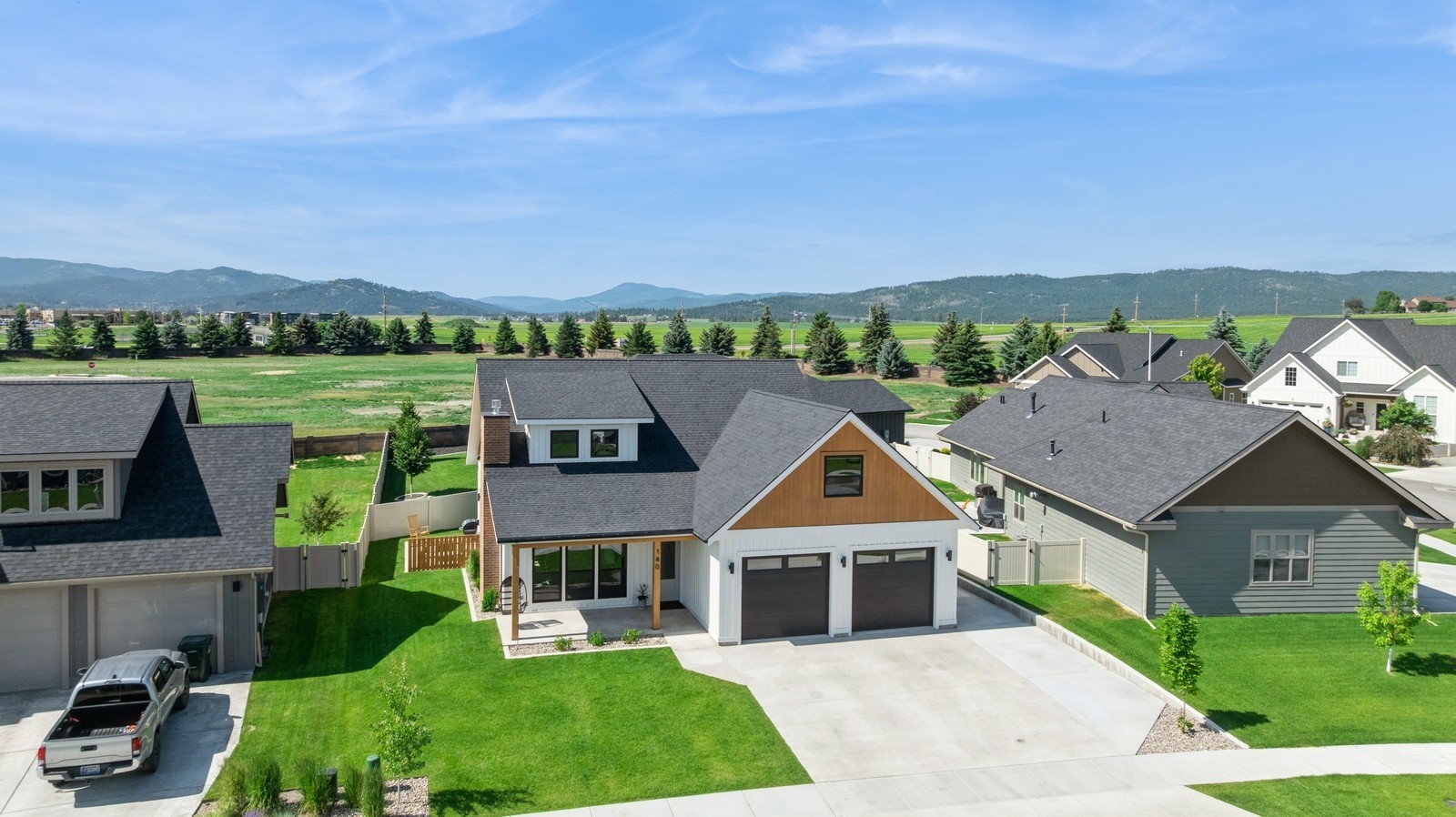 140 Owl Loop Property Photo 3