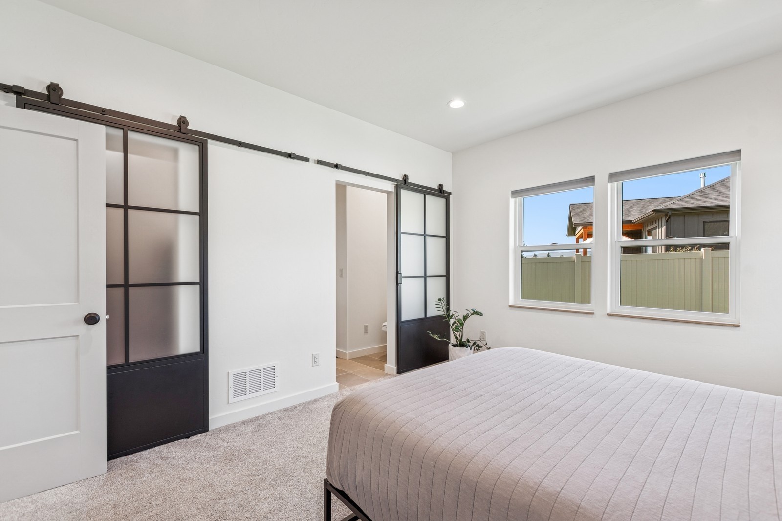 140 Owl Loop Property Photo 22