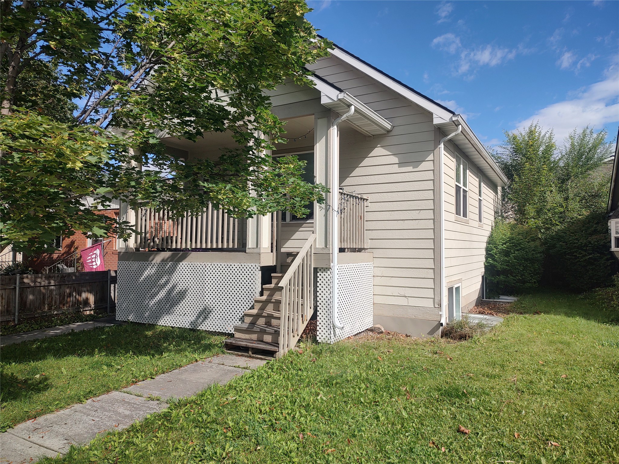 2426 & 2424b Ernest Avenue Property Photo