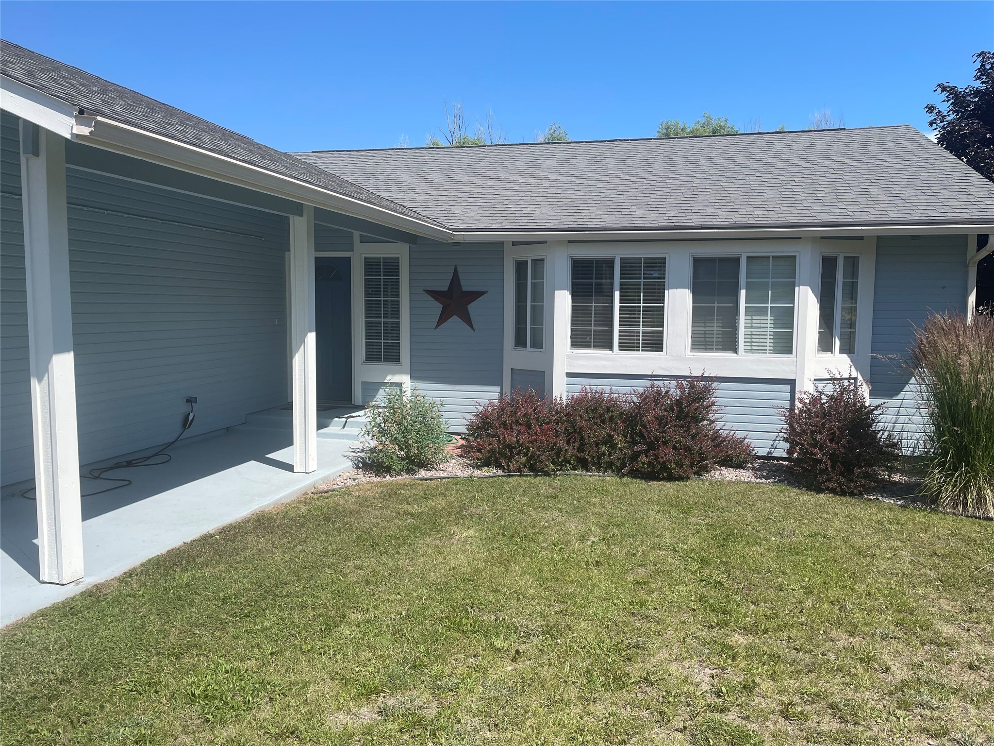 22 B Avenue Property Photo 3