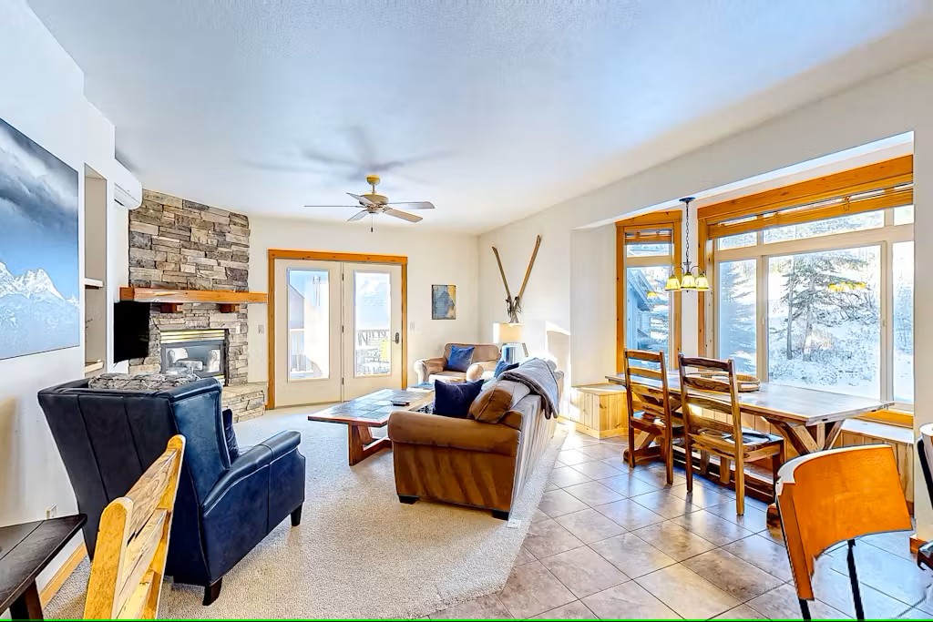 3832 Tamarack Avenue 2b Property Photo 9