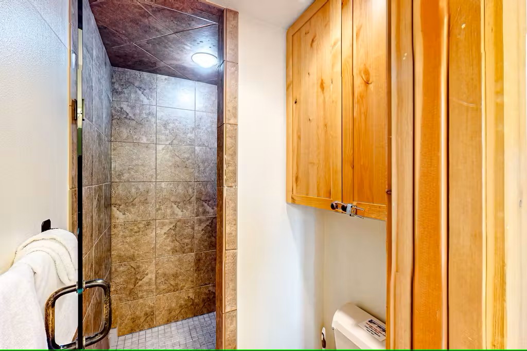3832 Tamarack Avenue 2b Property Photo 14