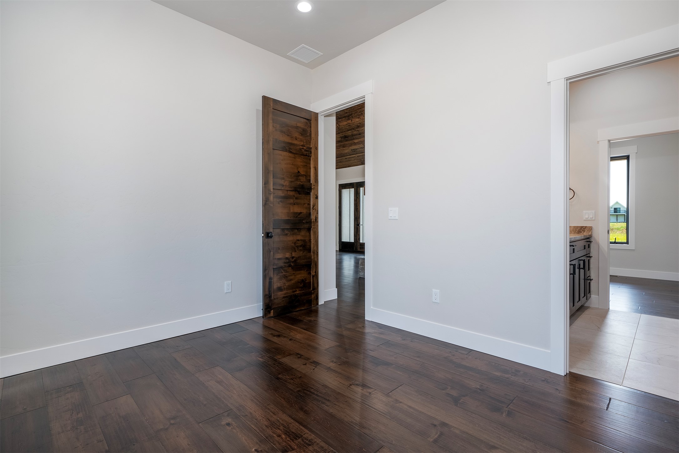 228 Holbrook Drive Property Photo 30
