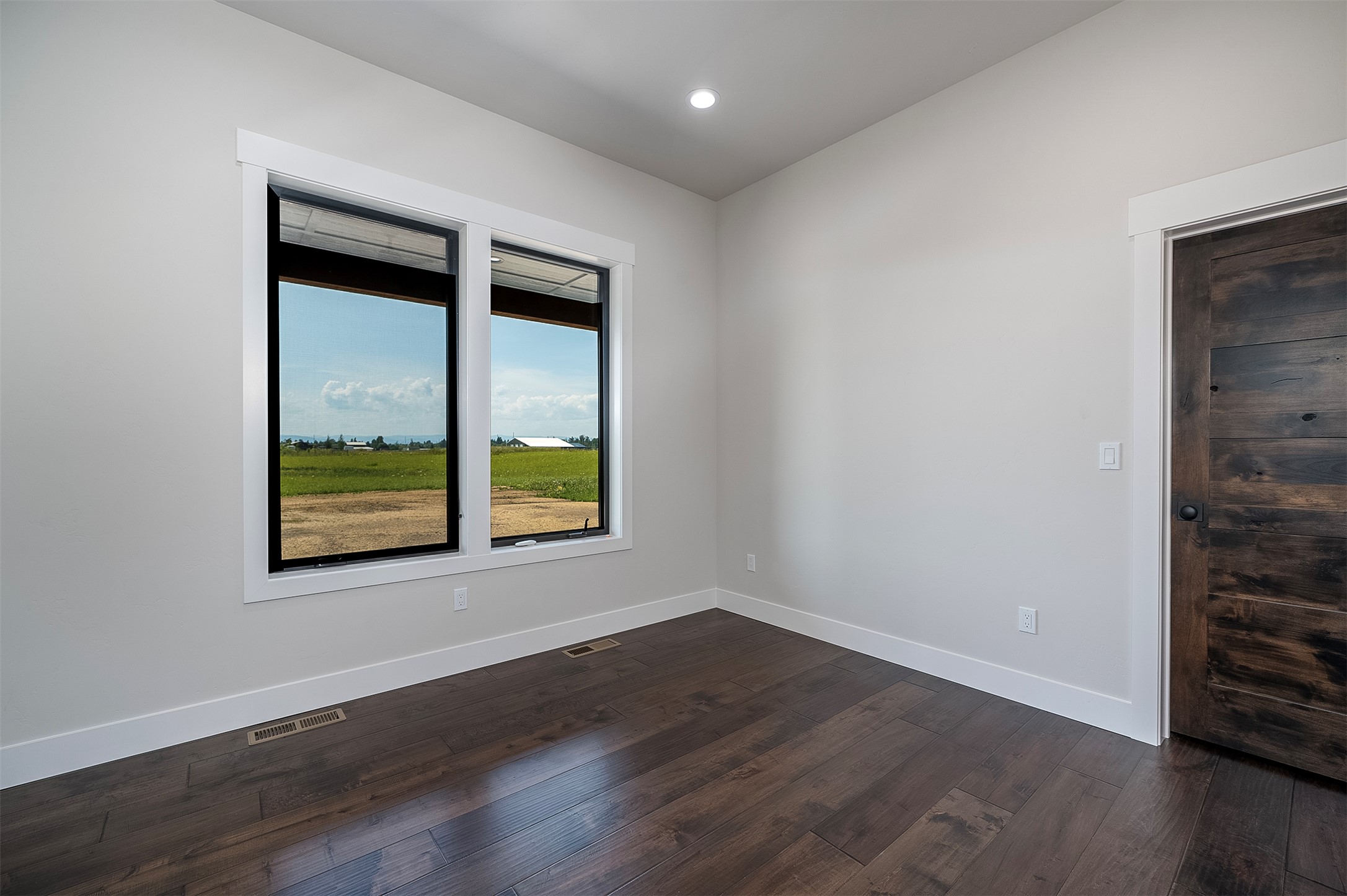 228 Holbrook Drive Property Photo 33